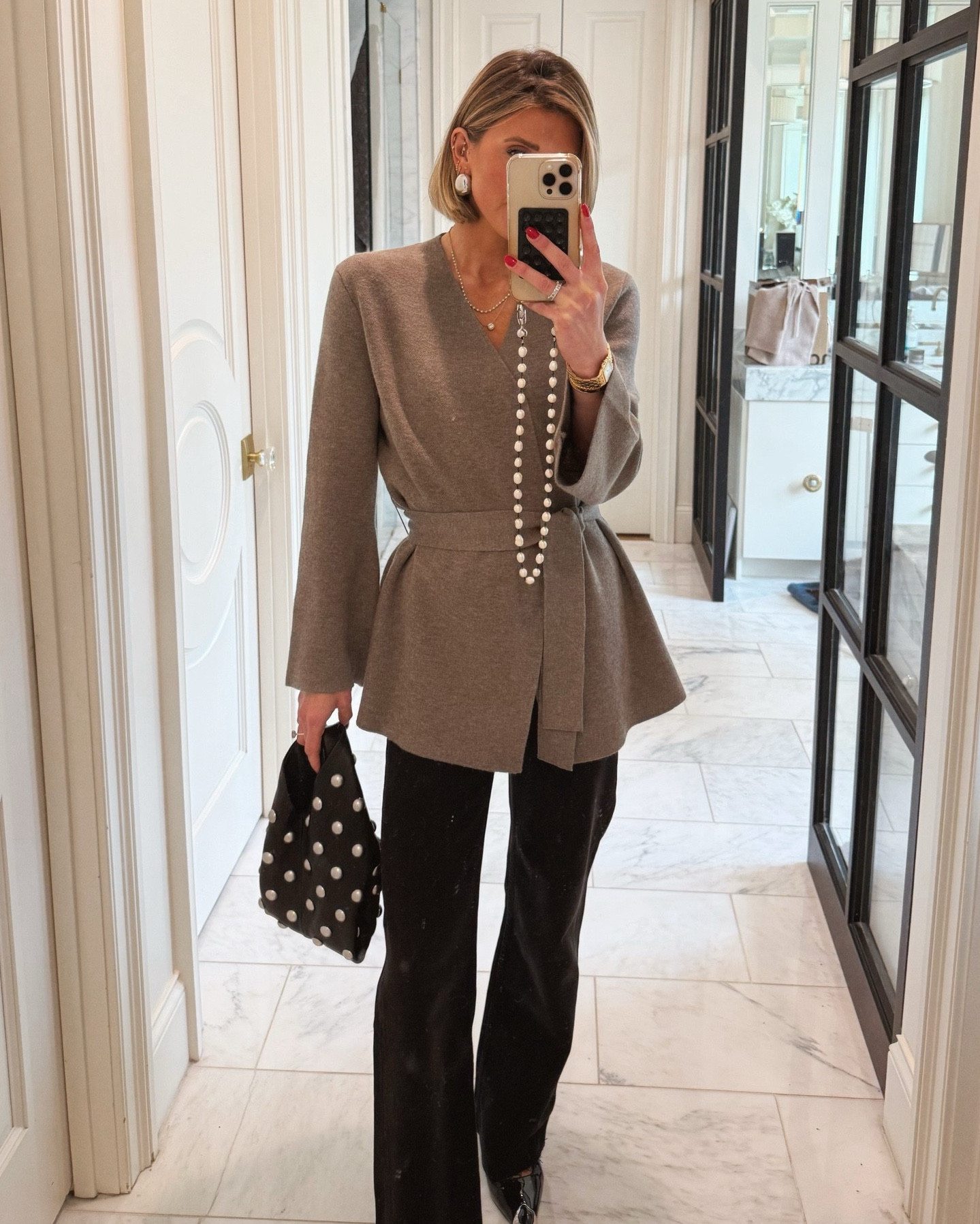 Zara winter outfit. I'm wearing size a size small in my top and jeans run small size up. 


#LTKSeasonal #LTKootd