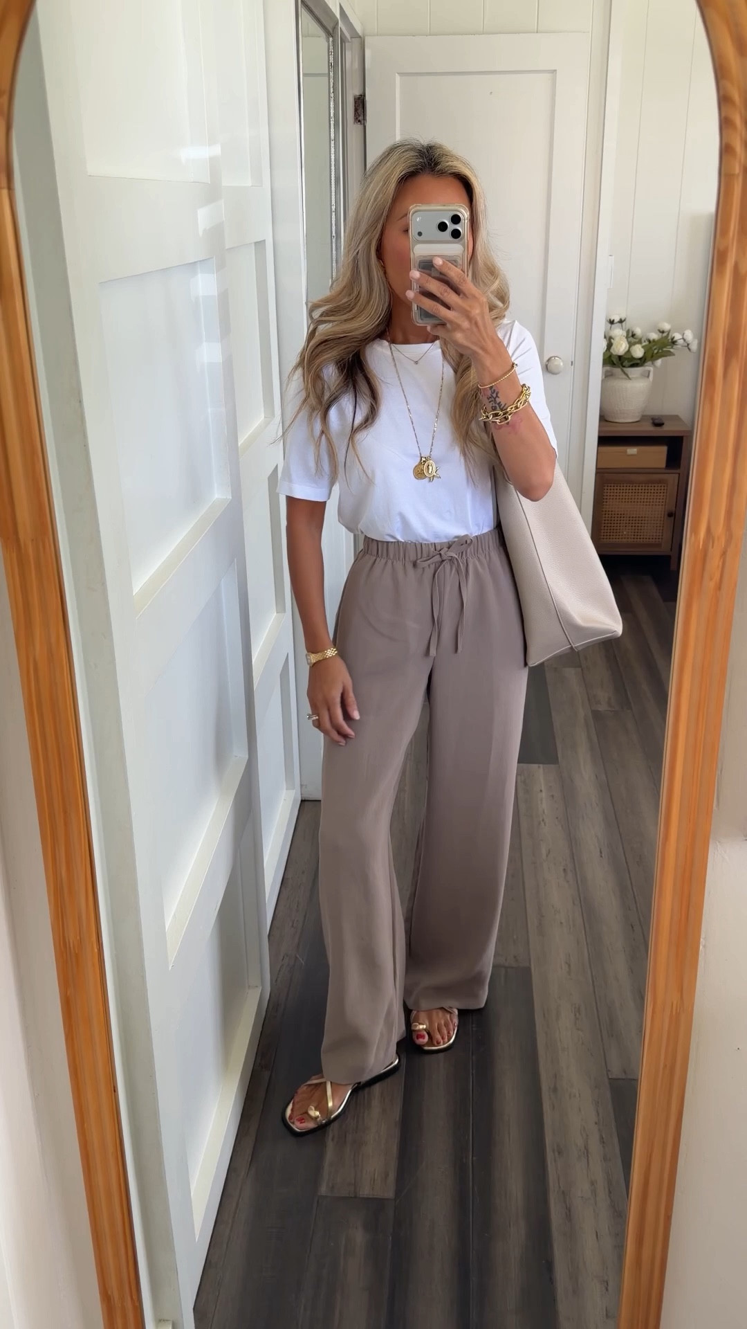 VIRAL LOUNGE FLOWY ARITZIA PANTS. I give these a 10/10, majorly worth it especially if you’re PETITE. I’m 5 ft , 103 pounds. Ordered a few diff sizes but size XS is the best fit. The length is a DREAM. 

#LTKTravel #LTKPetite #LTKWorkwear