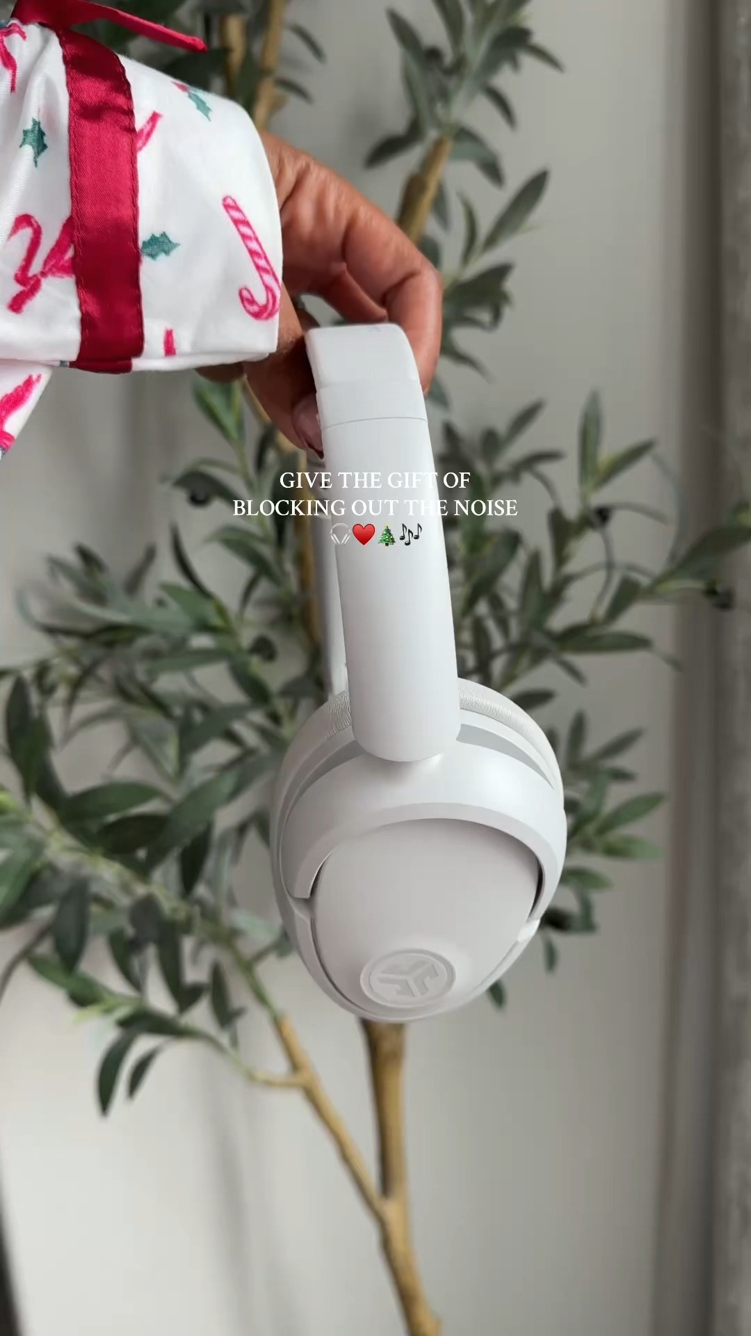 Don’t sleep on JLab🎧🎄♥️ #Jlab

#LTKHoliday #LTKGiftGuide