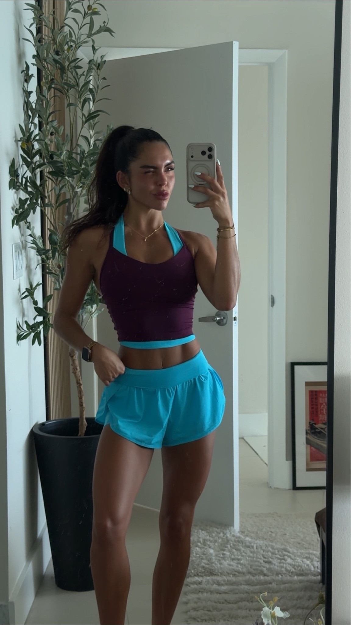 wearing size XS in the blue and S in the purple! & use code alexmara at checkout
#gymfit #gymoutfit