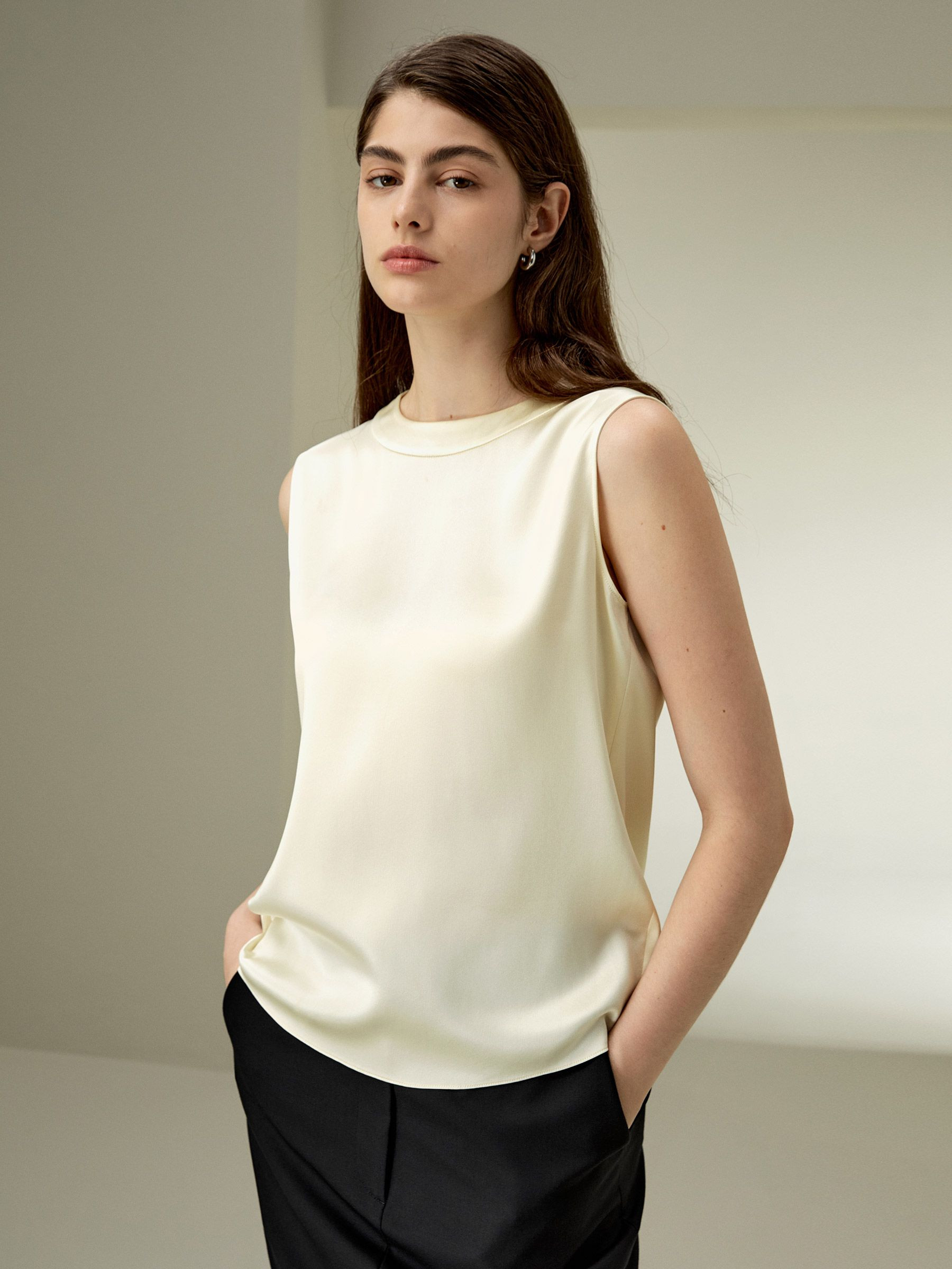 Sleeveless round neck silk top | LilySilk