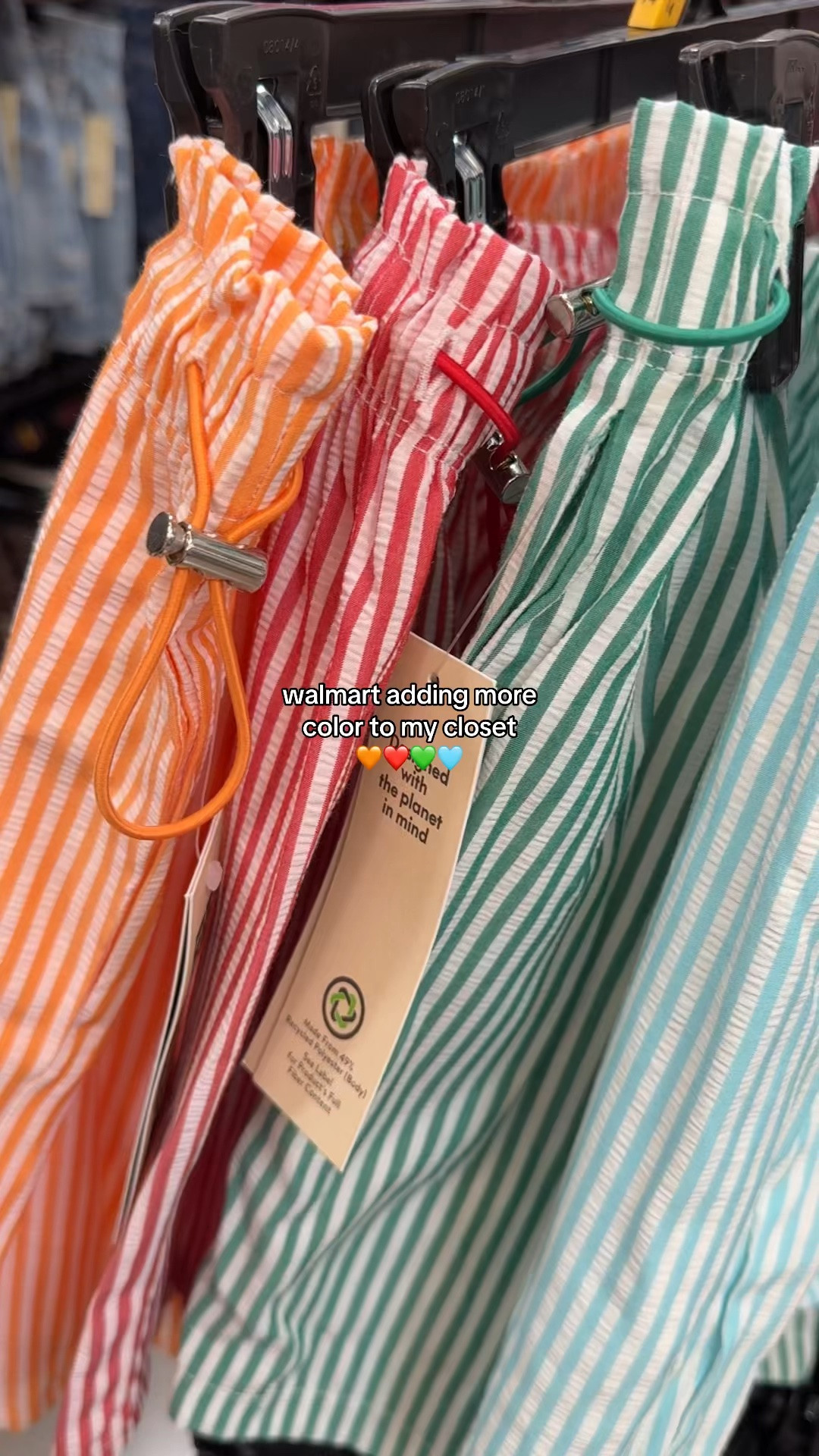 The cutest striped shorts for summer!! I sized up to a L for a baggier fit🧡❤️💚🩵 #shorts #summeroutfits #summershorts #curvy