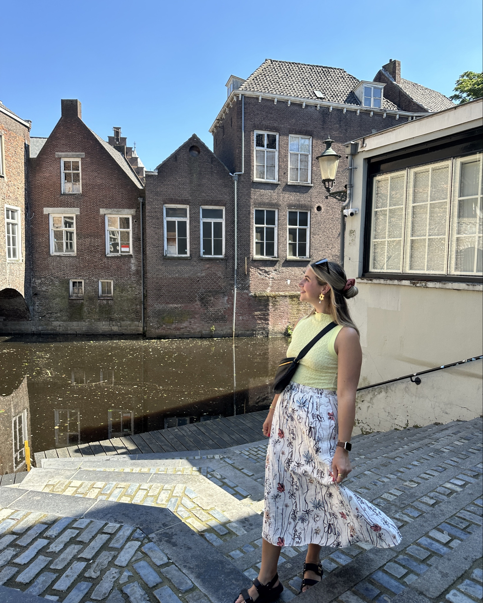 A morning exploring the Netherlands!

Bought this cute skirt in Lisbon and it’s been such a good addition to my wardrobe this trip!