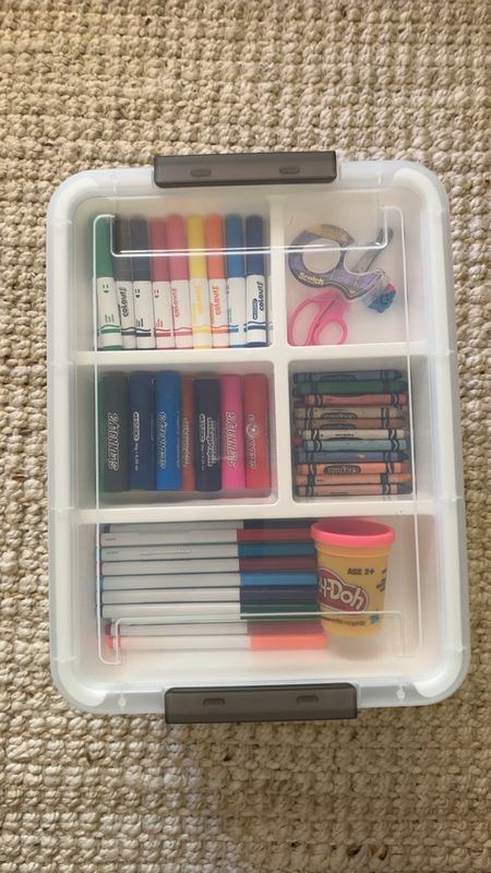 Kids arts and craft organization idea for small spaces.

Contain all your kids art supply with this storage container from Amazon.
Mom hack, kid organization, art storage, Amazon find, Amazon mom, small space organizationn