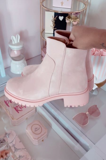 The cutest winter boots 😍

#LTKunder100 #LTKSeasonal #LTKshoecrush
