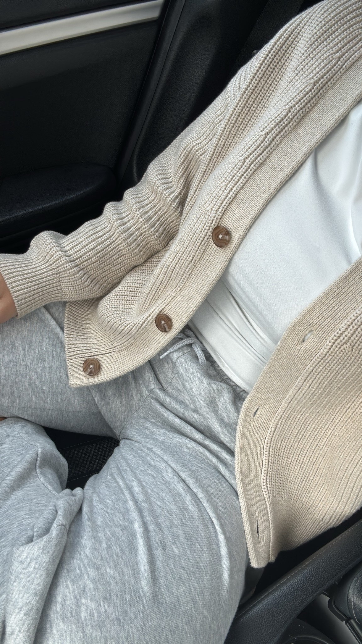Rainy days = cozy outfit ☔️

#LTKStyleTip #LTKFindsUnder50 #LTKU