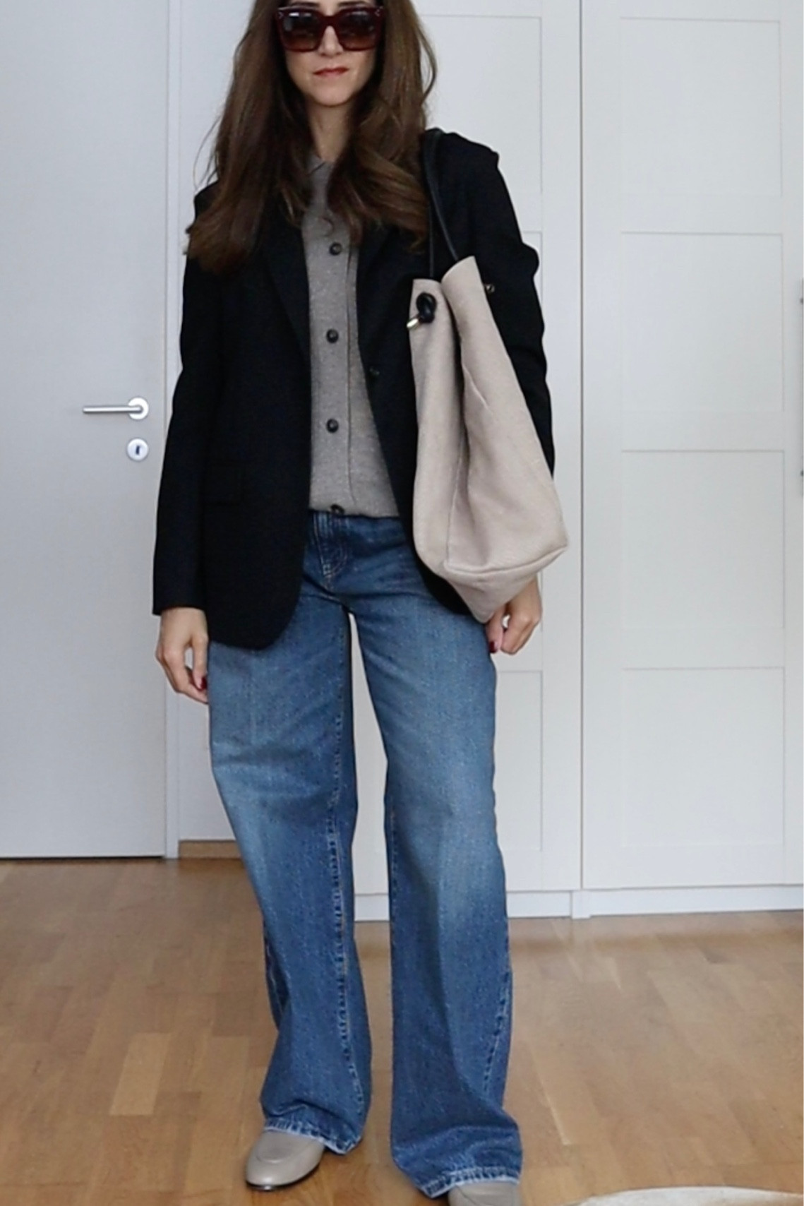 Anine Bing
Gucci
Closed cardigan instead Khaite cardigan🤪
Wide leg relaxed fit jeans
Autumn look

#LTKitbag #LTKstyletip #LTKworkwear