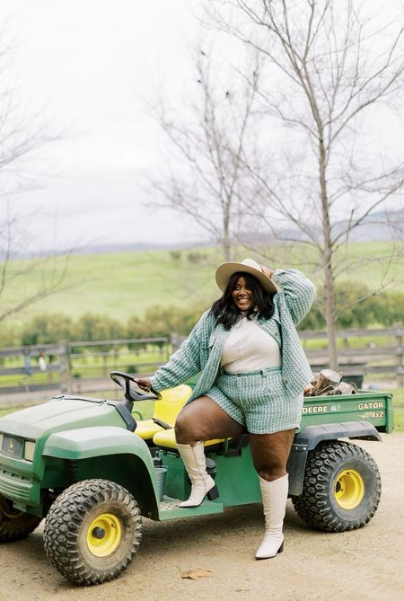Farm day slay🐓💐

Size 2X/20 in tweed set 

Plus Size Fashion, Tweed Outfit, Coastal Cowgirl, western outfit inspo, spring, summer, tweed trend, trending outfits, farm girl, vacation style guide

#LTKfindsunder50 #LTKfindsunder100 #LTKplussize