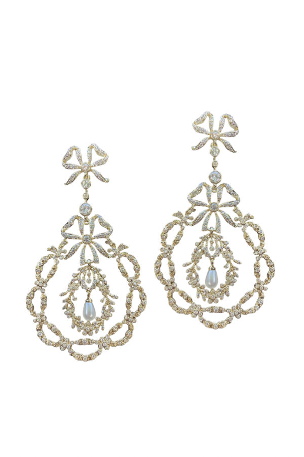 Embellished Pearl Drop Wreath | Modatrova