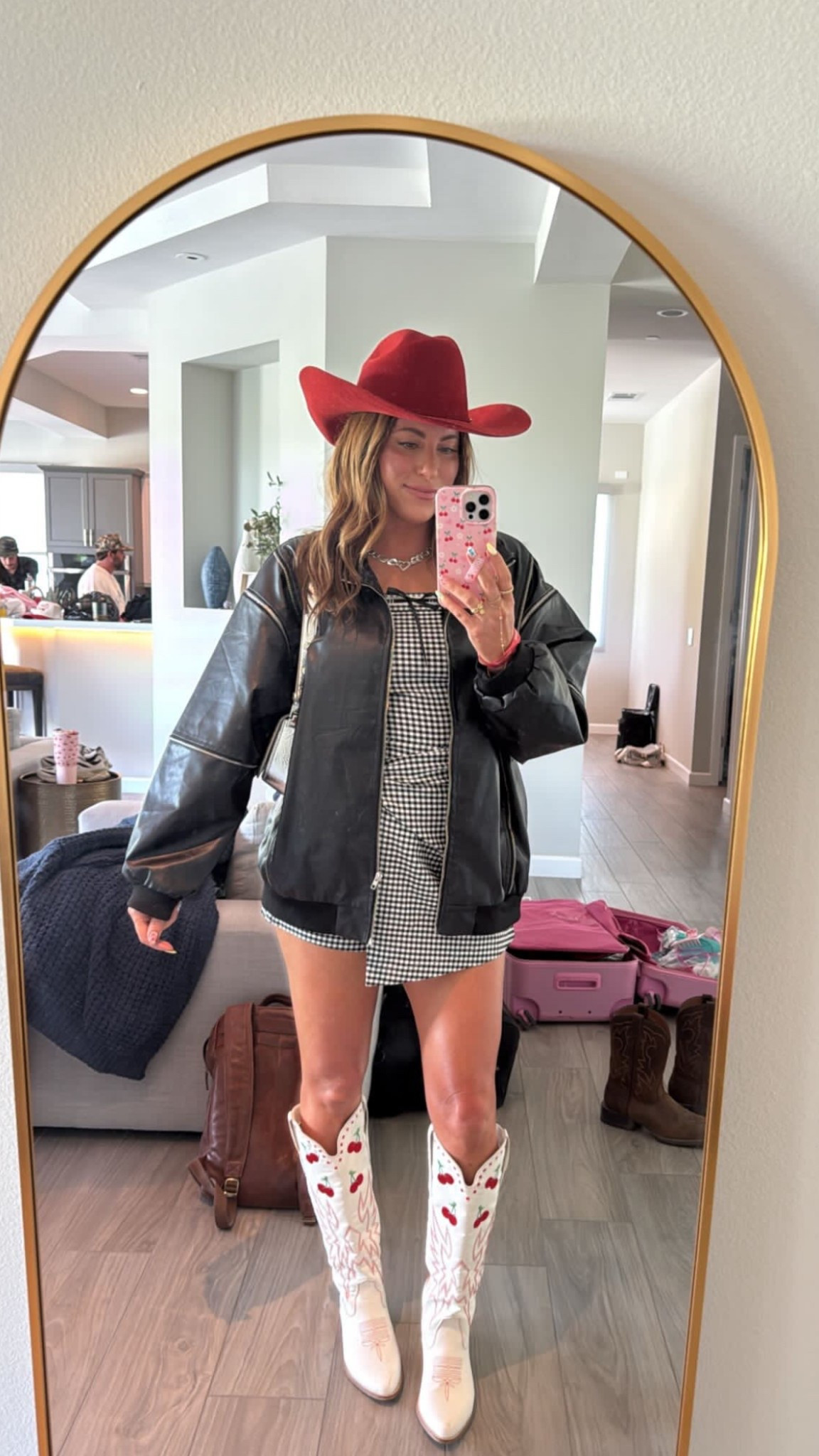 Stagecoach Night ✌🏽🍒 

#LTKSeasonal #LTKFestival #LTKStyleTip