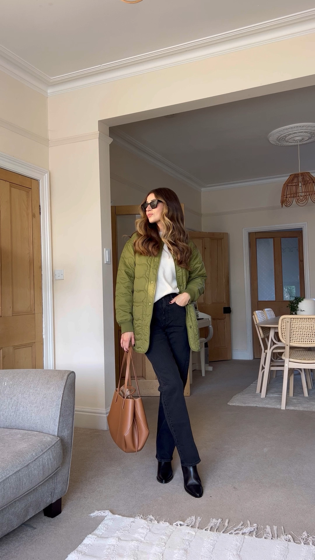 Farmer chic with this green quilted coat paired with black straight jeans 🤍 

#LTKeurope