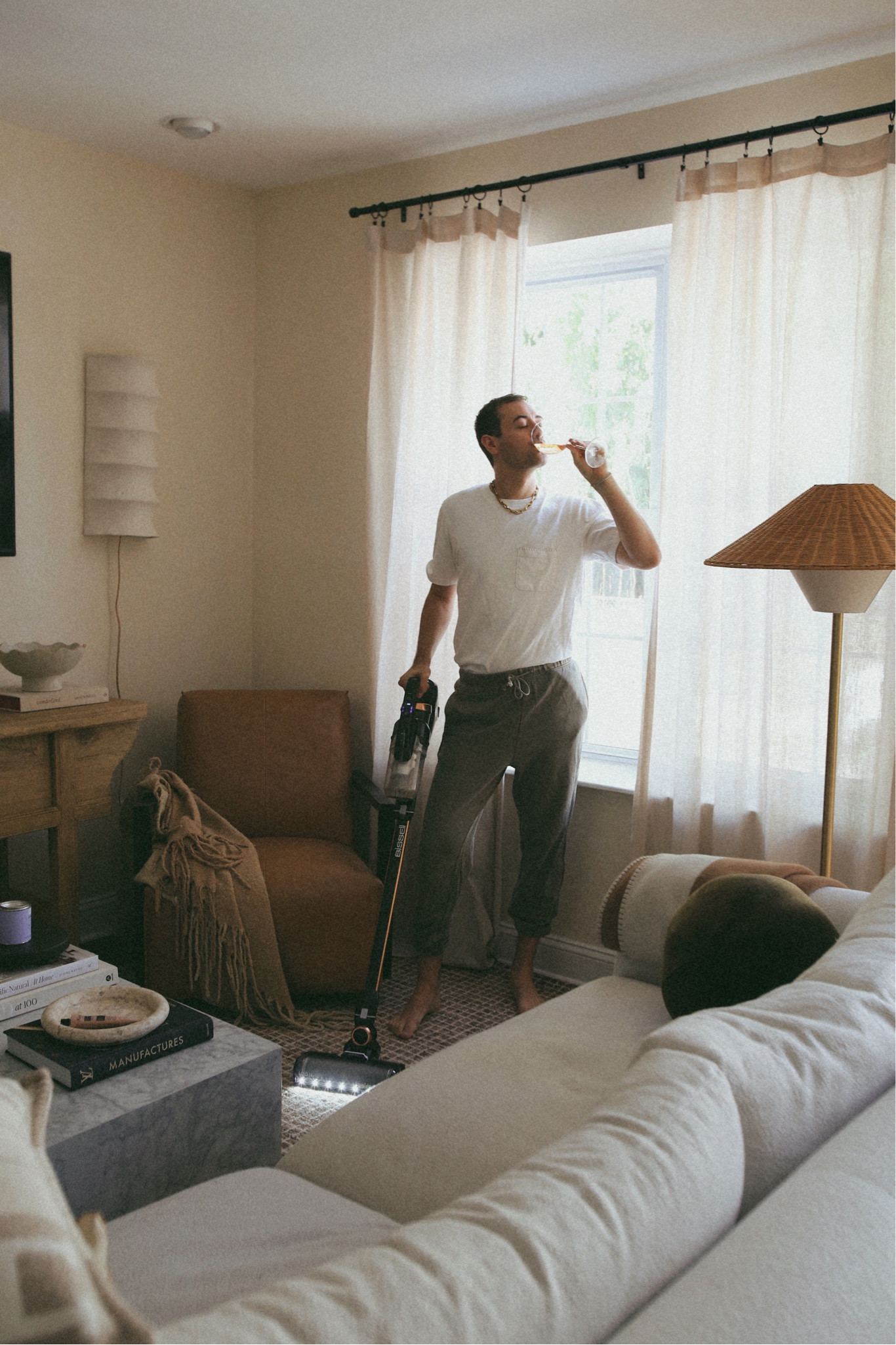 Don’t we all pour a glass of wine while vacuuming?! 😂We’ve been using the @bissellclean I ​​ICONpet® Turbo cordless vacuum from @target to help keep our space clean given the fact we have Toby and Aspyn running all over. The built-in light helps us eliminate all that hidden dust and fur! A quick cleanup and we’re ready for the night 🤎

#TargetPartner #BISSELL
