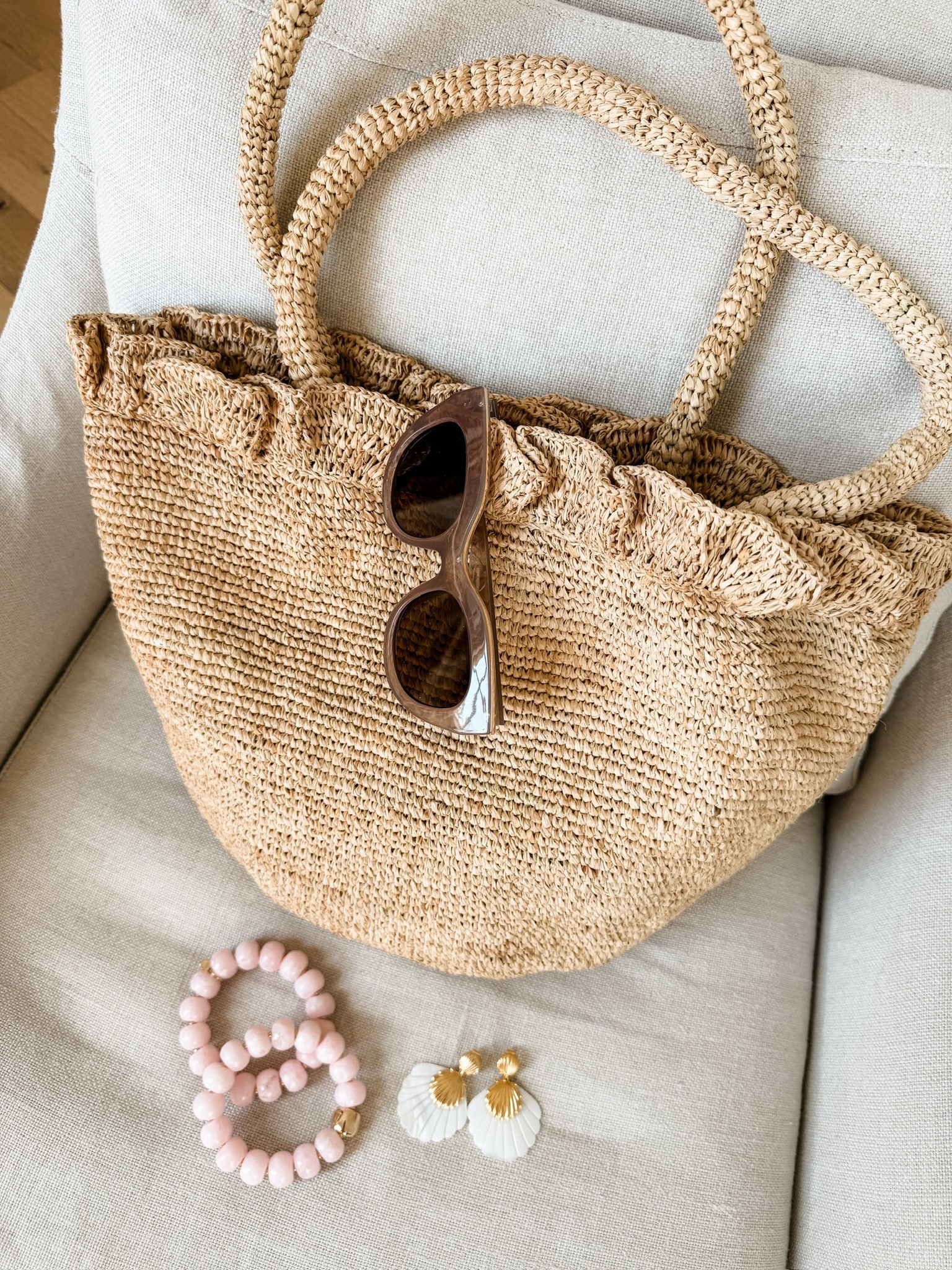 If you’re heading on a spring break trip soon, grab this bag 😍 obsessed with the ruffle detail at the top!

Loverly Grey, Shopbop, Loeffler Randall, straw bag, straw purse, straw tote, spring break essentials 

#LTKSeasonal #LTKTravel
