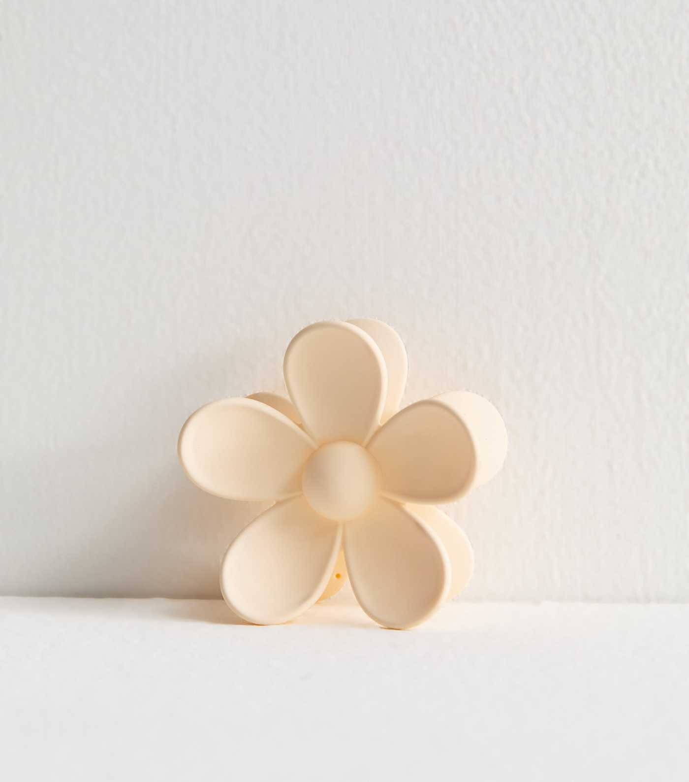 Cream Matte Large Flower Hair Claw Clip | New Look | New Look (UK)