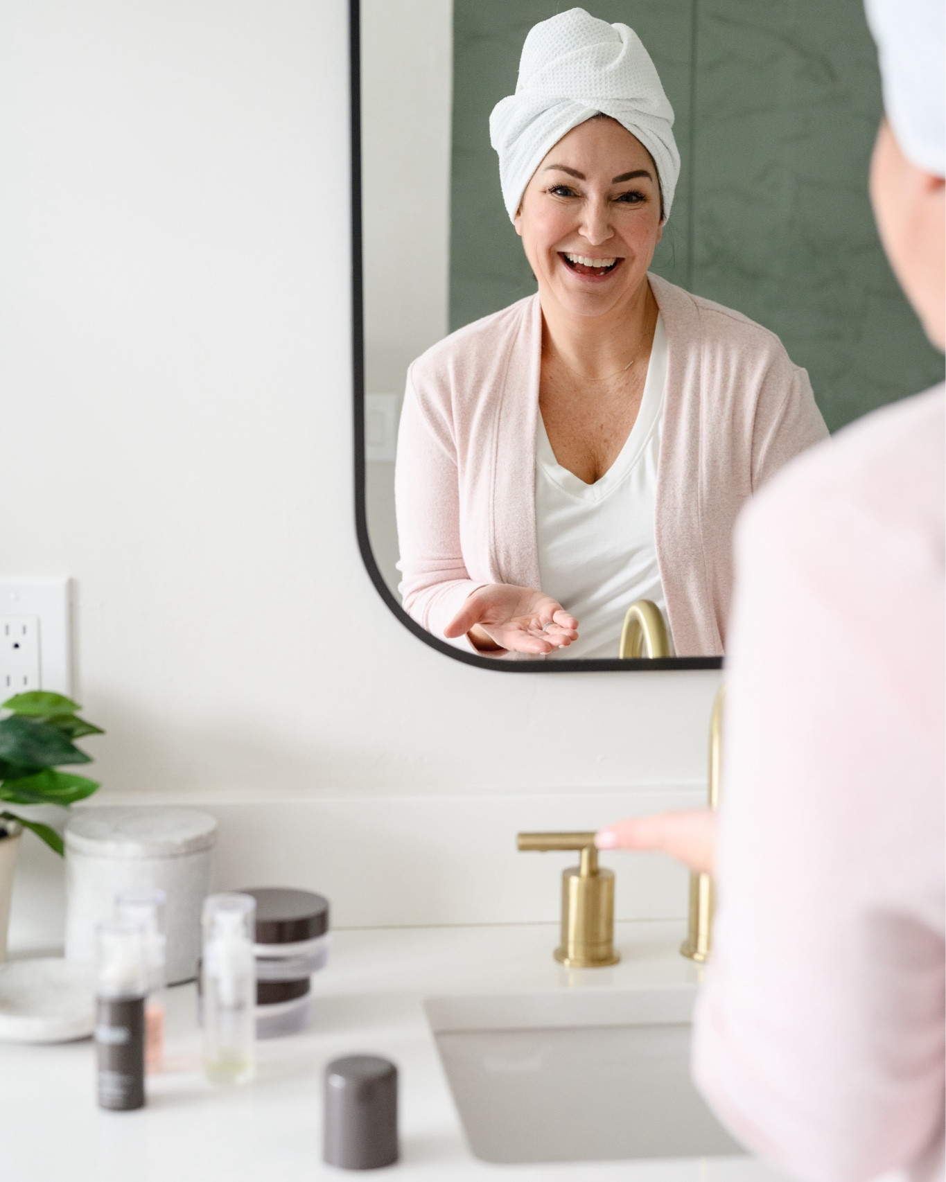 @colleenrothschild Friends & Family sale code FAMILY for 25% off 



#LTKSeasonal #LTKover40 #LTKbeauty