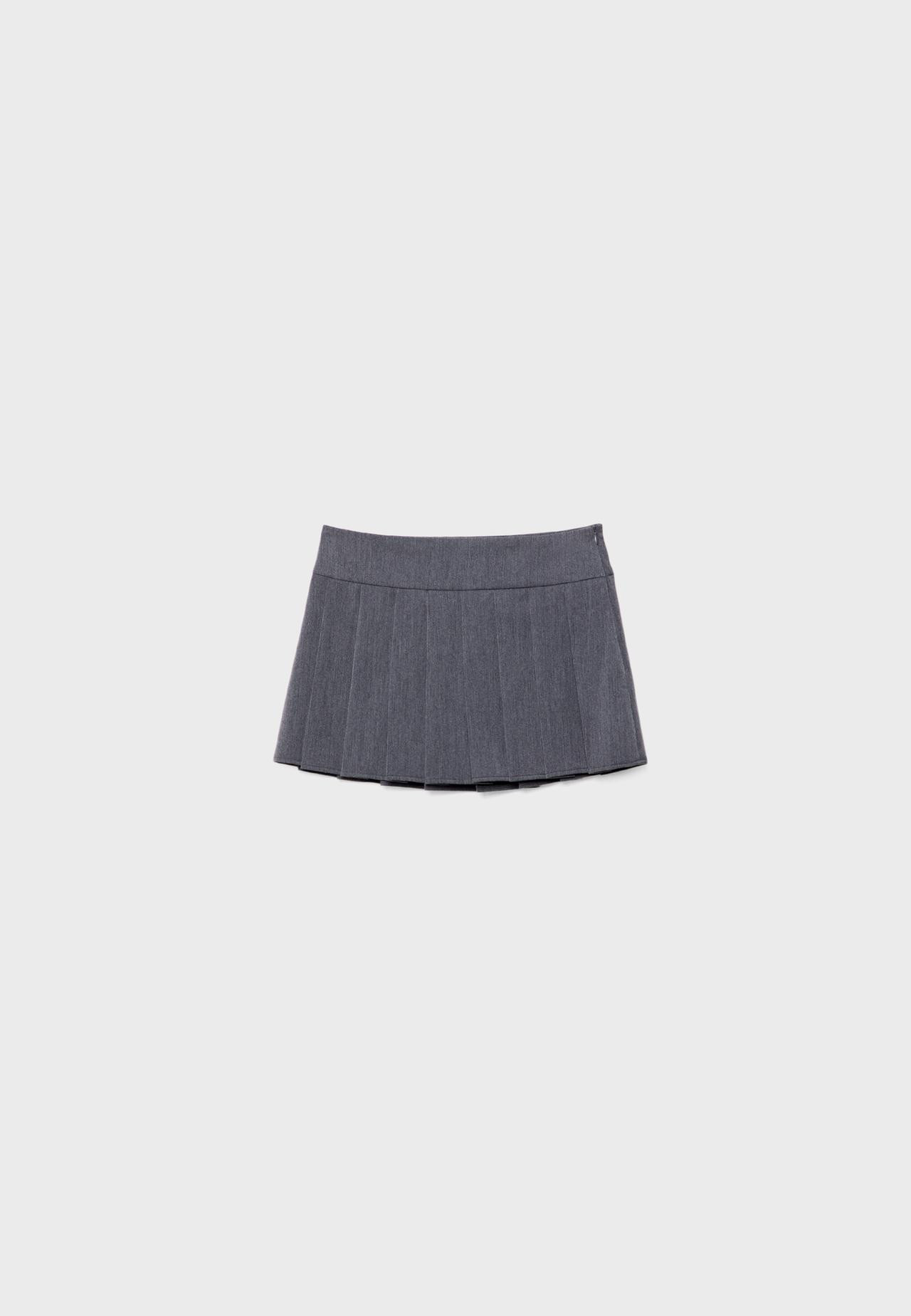 Kurzer Rock mit Kellerfalten | Stradivarius DE