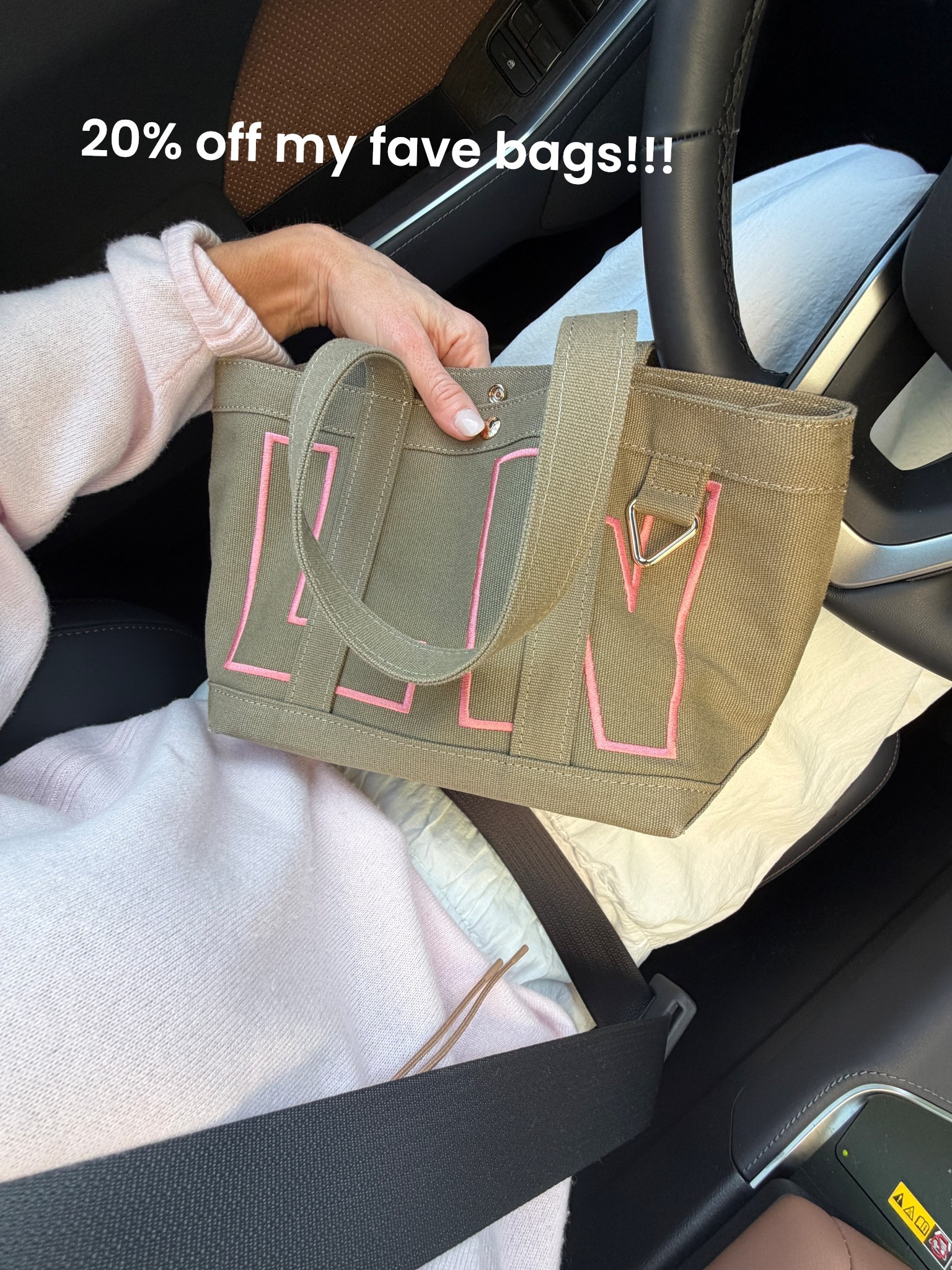 Such a good summer bag and gift!! 