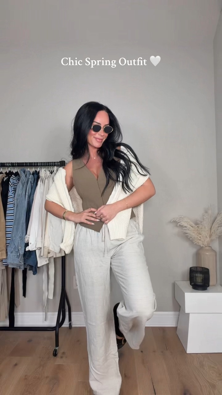 Linen pants season is officially here. Styled these Aritzia ones with a minimal base and a sweater over my shoulders for that easy, chic feel. Platform sandals just add the perfect touch.

My sizing 5’7, 145lbs, 32dd
I’m wearing a size 6 top, size small sweater & pants 

@Aritzia 

#LTKgrwm #LTKU #LTKootd