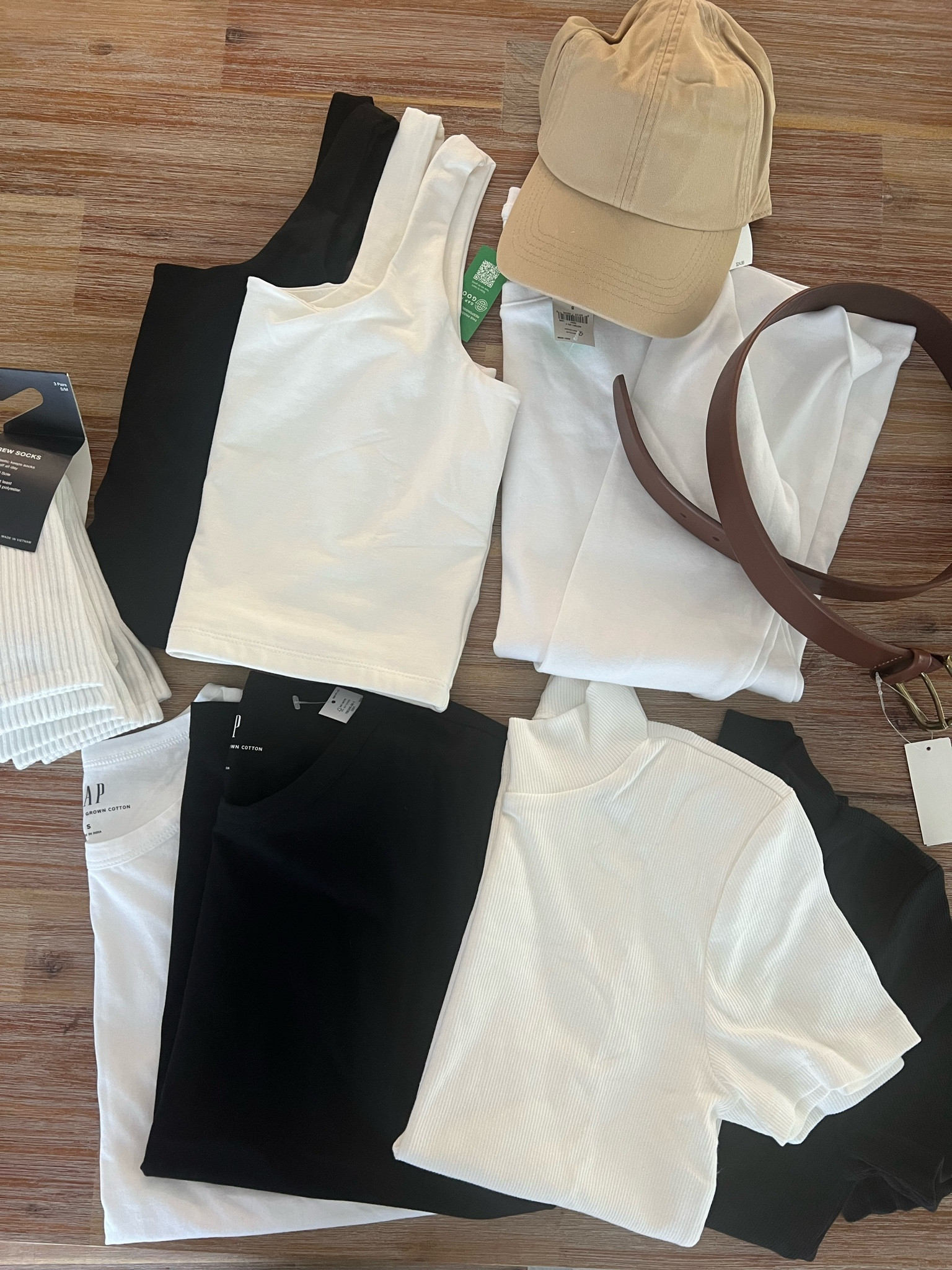 Fall basics from Gap!

Perfect layering pieces, great quality! 

#LTKStyleTip #LTKSeasonal #LTKFindsUnder50