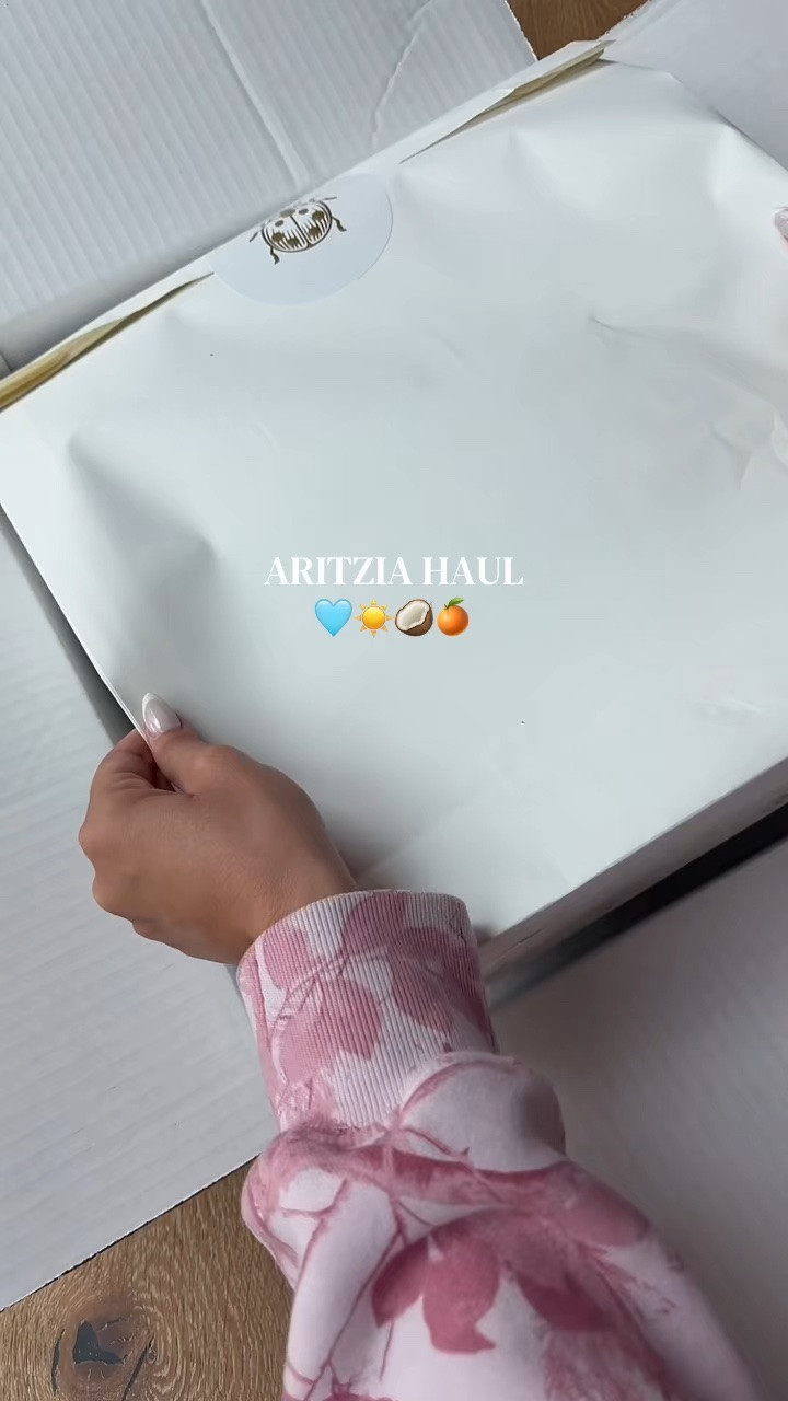 Aritzia unboxing ✨ I will post a try on of these soon! I will have what u ordered linked on my LTK. 

@Aritzia