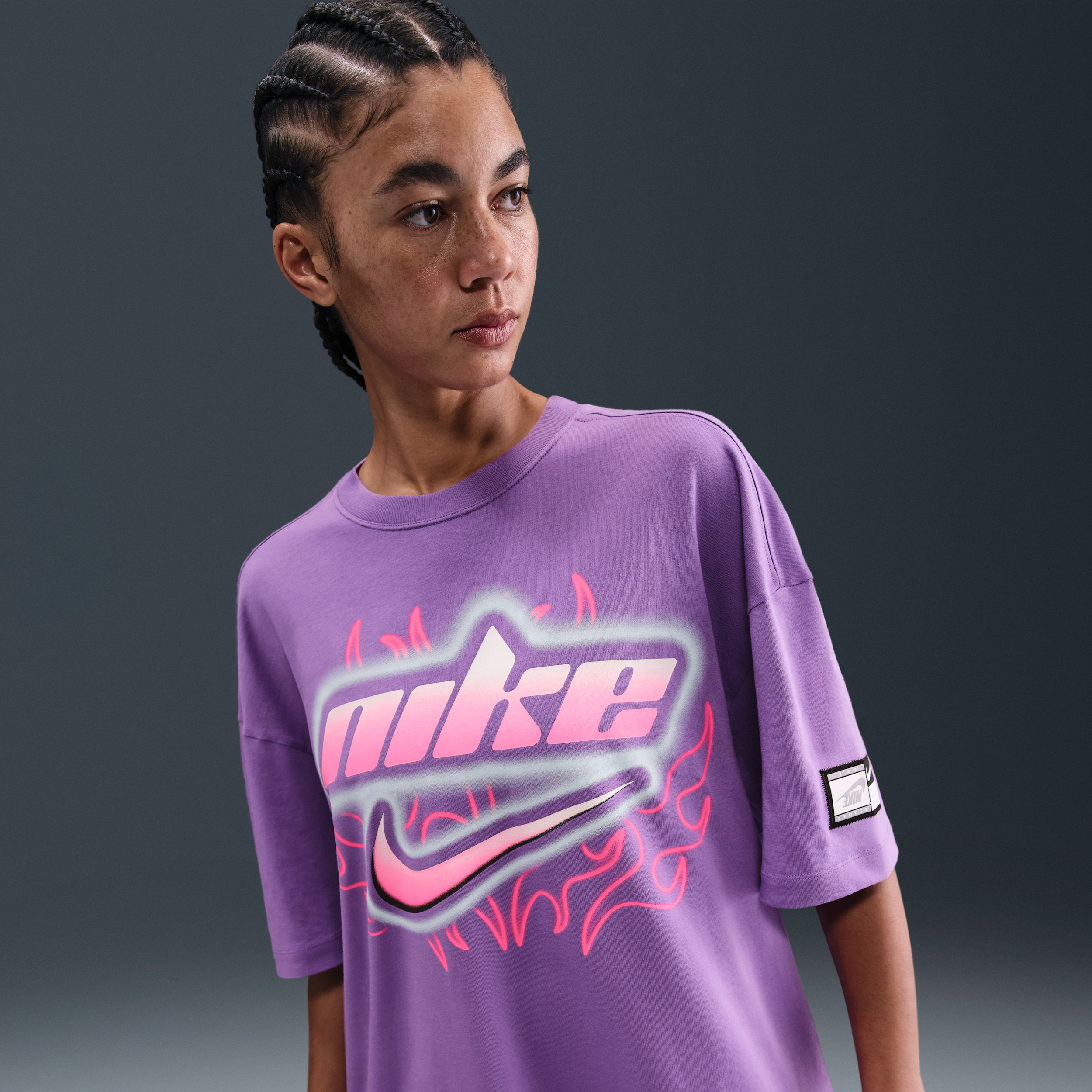 Women's Nike Sportswear Oversized Graphic T-Shirt in Purple | FZ1146-521 | Nike (US)