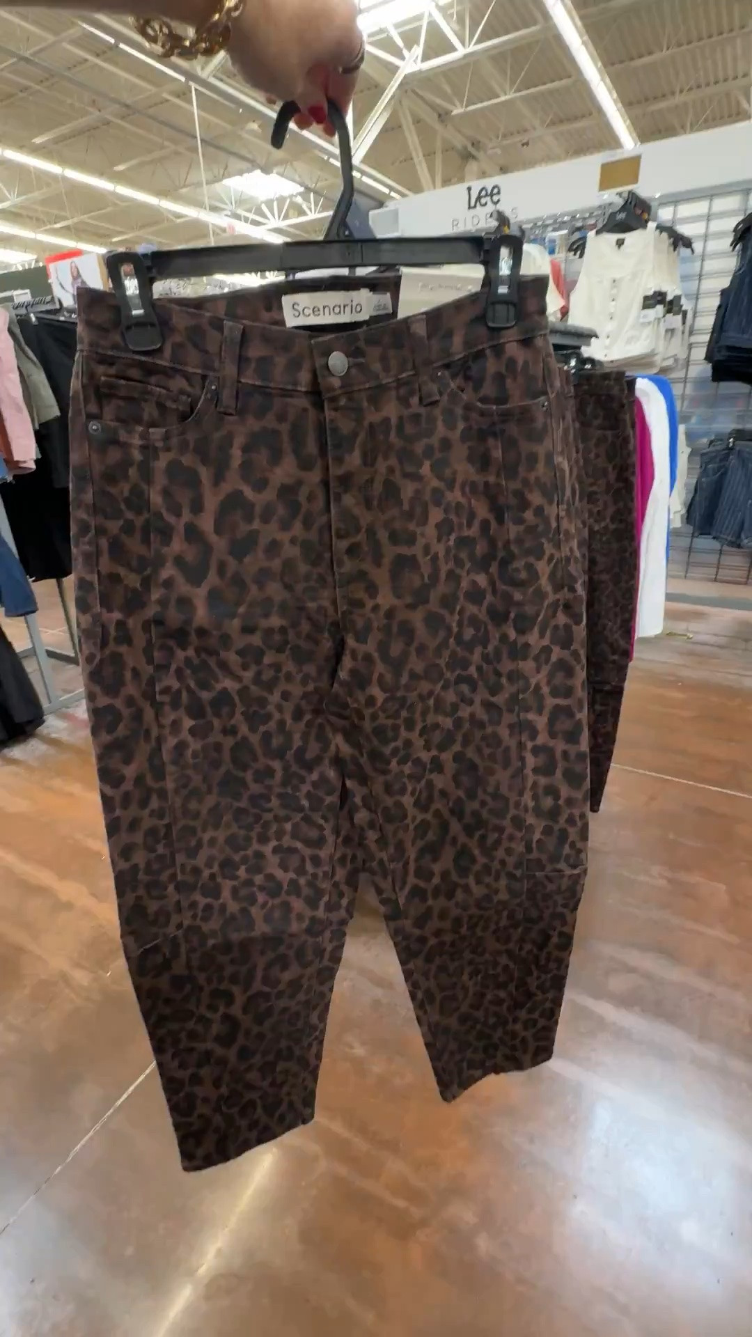 Leopard barrel jeans from Walmart

#LTKootd