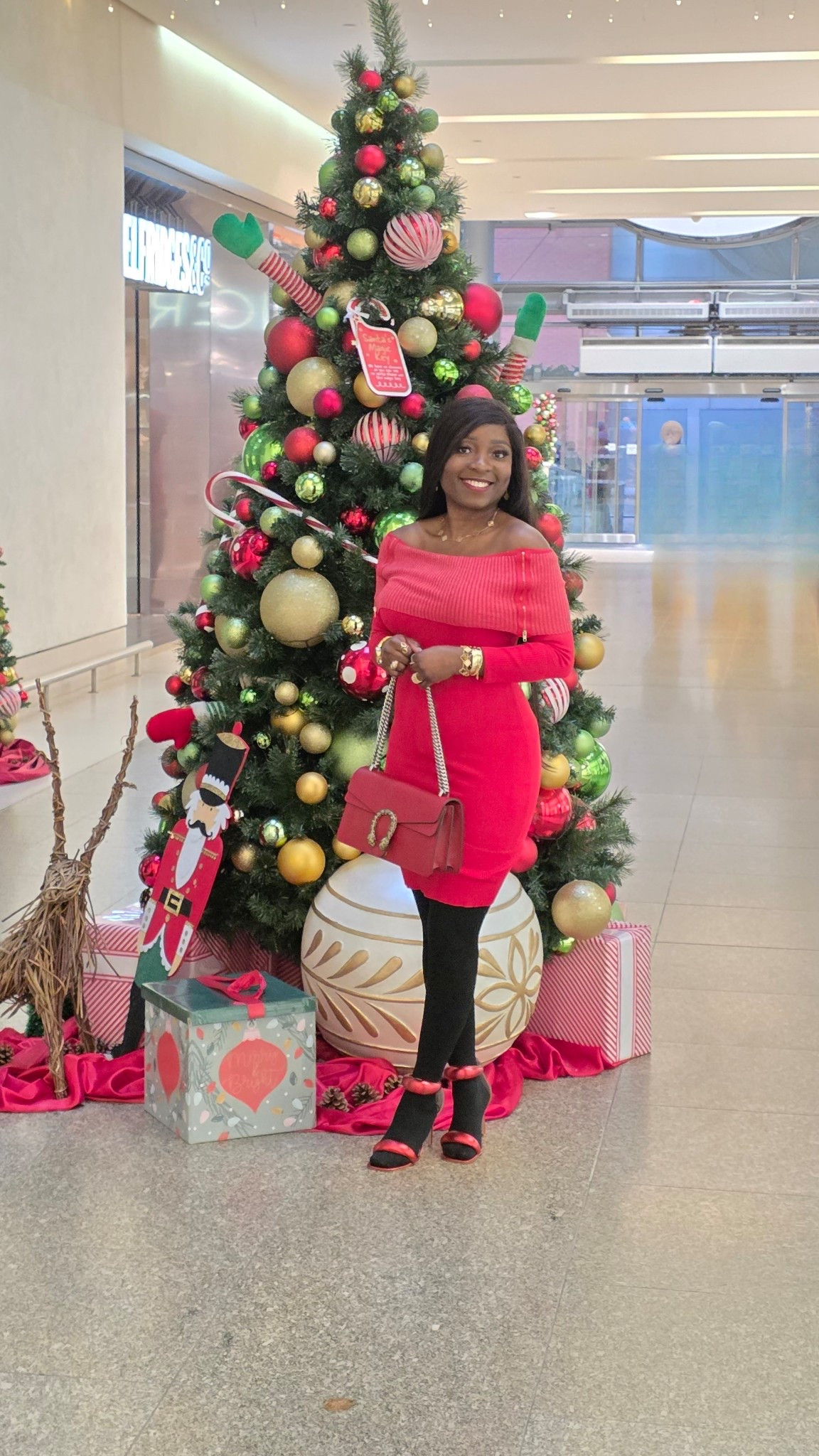 May this Christmas bring you and yours Joy, Peace, Love and Good Health! Wishing you a very Merry Christmas 🌲✨