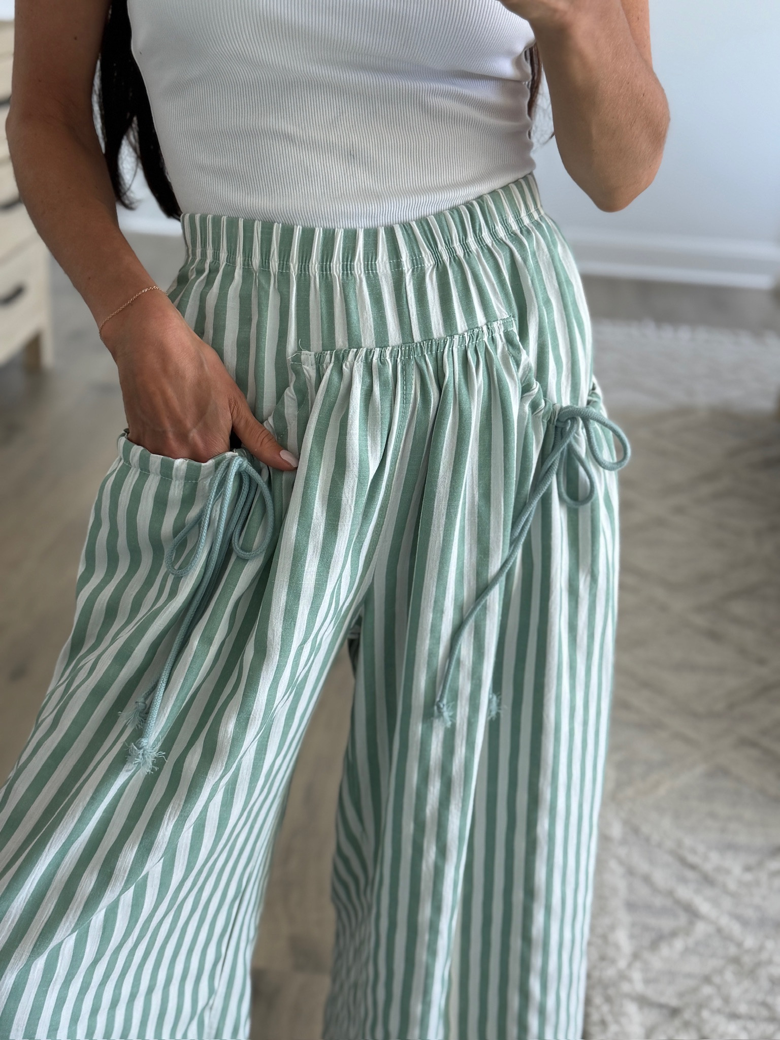 A go-to look for summer days. Lightweight pieces, easy fit, and something you can throw on and go without overthinking it.

#LTKSeasonal #LTKmomlife #LTKootd