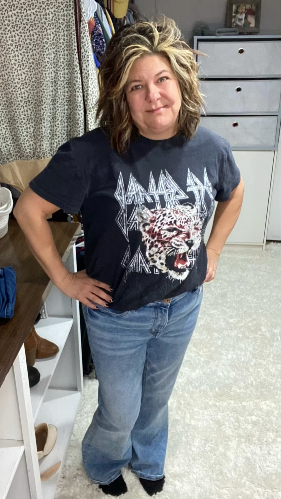 Low key casual outfit
#casualoutfit #jeans #graphictee