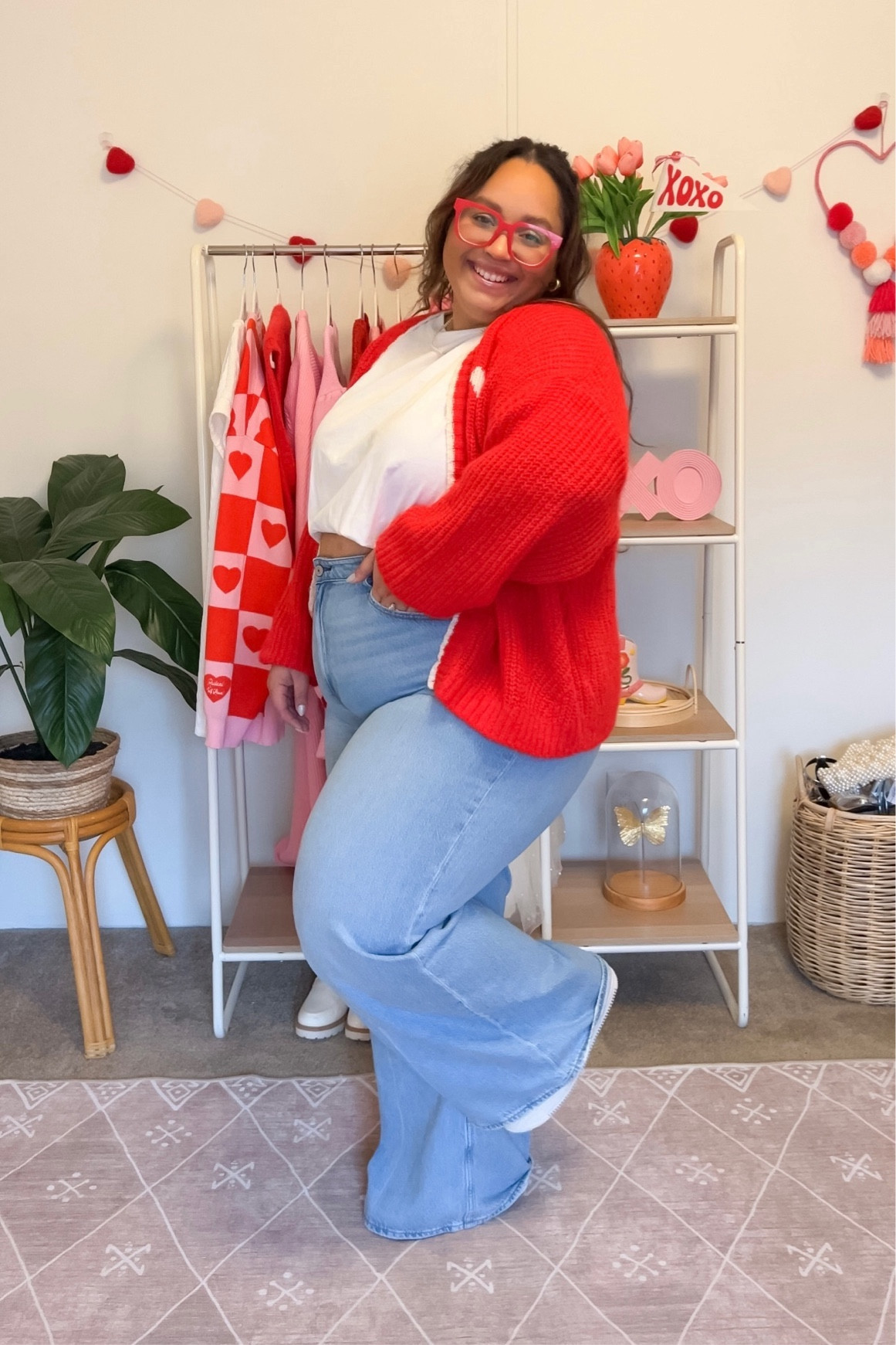 Day 5 ❤️ 
Shirt - 2x 
Cardigan- XXL
Jeans- 16/33 

Pair eyewear- CURVESBYZO15

Abercrombie, Old Navy, Amazon, Nike , Size 16 , Plus Size, Colorful

#LTKstyletip #LTKSeasonal #LTKplussize
