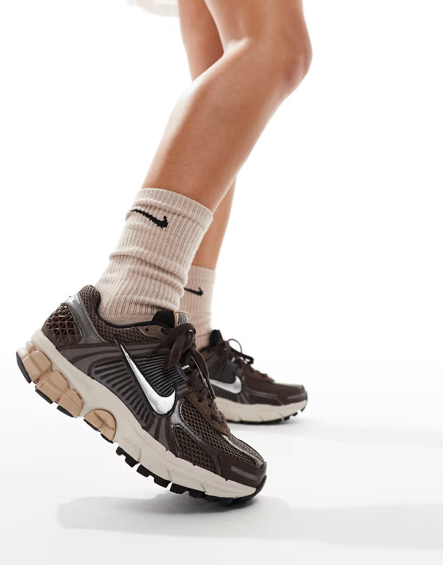 Nike Zoom Vomero 5 trainers in brown | ASOS (Global)