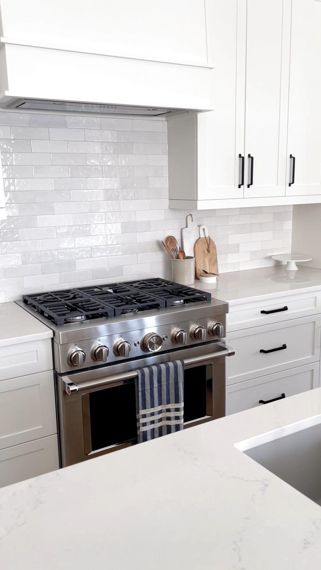 A little kitchen tour before it’s decorated for the holidays! Sharing cabinet hardware, bridge faucet, paint colour, gas range, and more. Some currently on sale!

#LTKFindsUnder100 #LTKHome #LTKSaleAlert