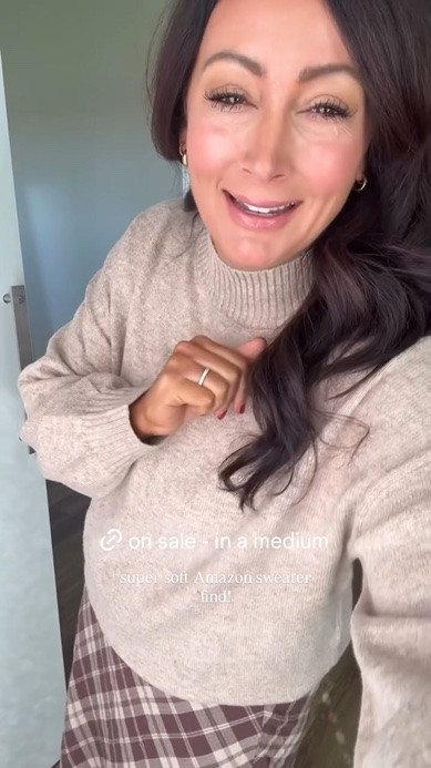 super soft Amazon sweater find and on sale for 19% off! size medium