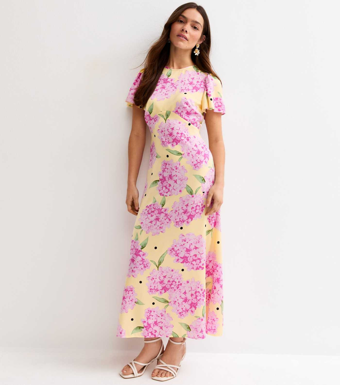 Petite Yellow Floral Flutter Sleeve Midi Dress | New Look | New Look (UK)
