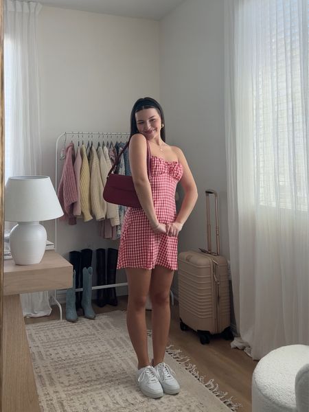 an outfit from my ‘packing for palm springs’ video ❤️

spring outfit, red gingham dress, strapless, casual ootd, red purse 