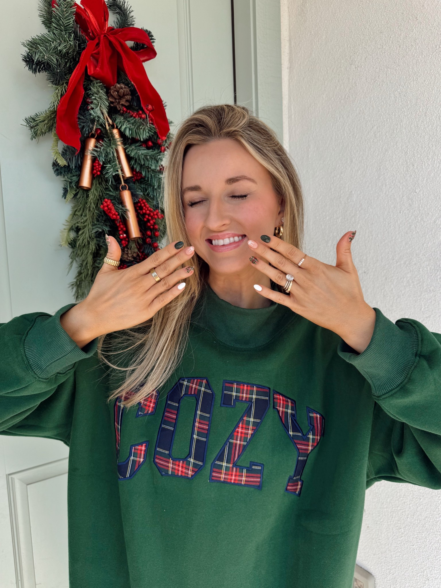 This mock neck is SO GOOD ✨🤭🎄 use code nicoled15 to save 

#LTKCyberWeek #LTKGiftGuide #LTKSeasonal