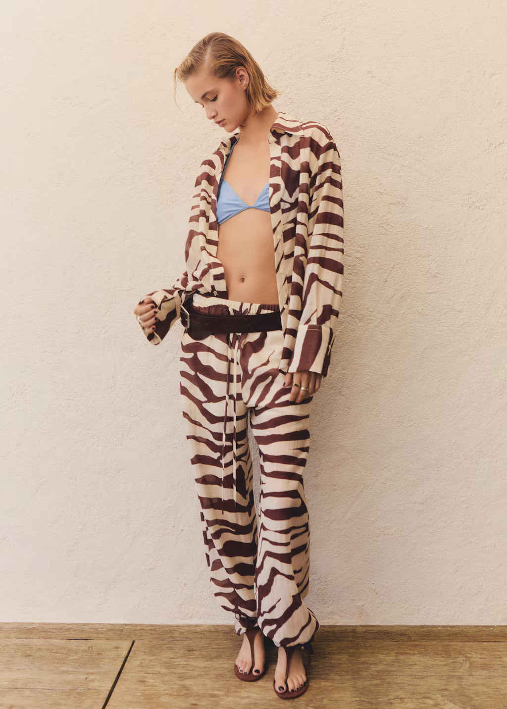 Flowy zebra printed shirt ecru - Woman - 10 - MANGO | MANGO (UK)