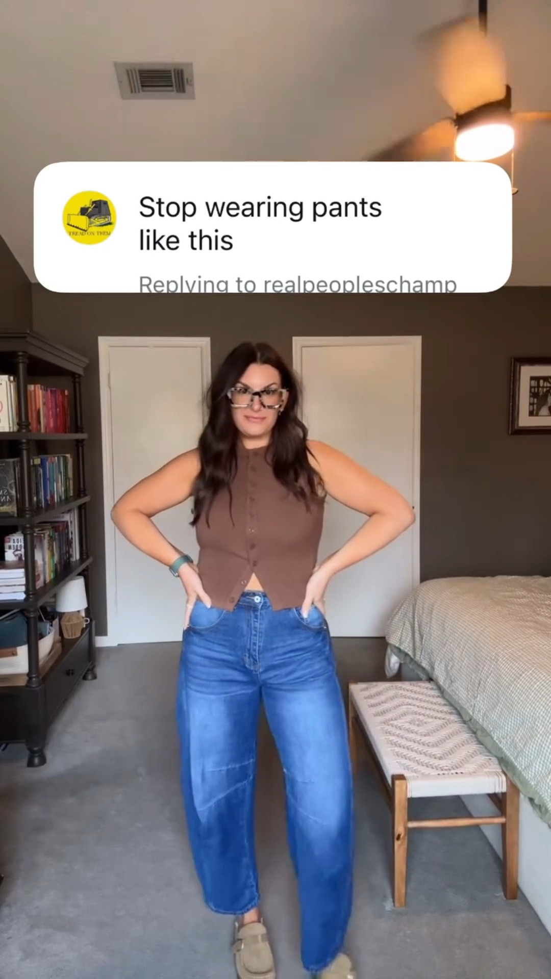 “StOp WeArInG pAnTs LiKe ThIs” hehehe anyways here’s my OOTD and remember: dress for yourself not for anyone else 🫶🏼

#momsoftiktok #ootd #momootd #sahmstyle #momstyle #barreljeans #jeans #jeanslovers #jeans👖 #trolls #outfitoftheday #outfits