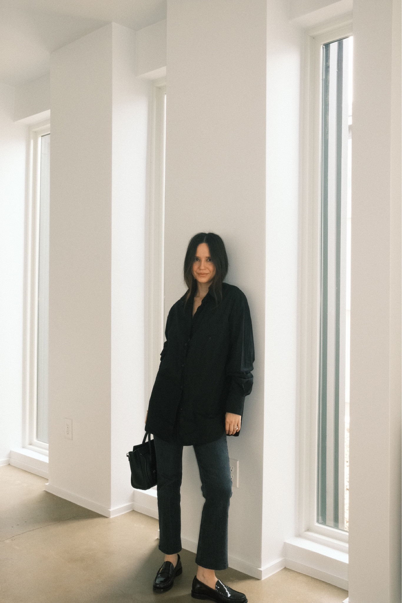 My fall chic edit: oversized button down, jeans, and loafers. #falloutfit #jeans #loafers #agolde 

#LTKFallSale #LTKStyleTip #LTKWorkwear