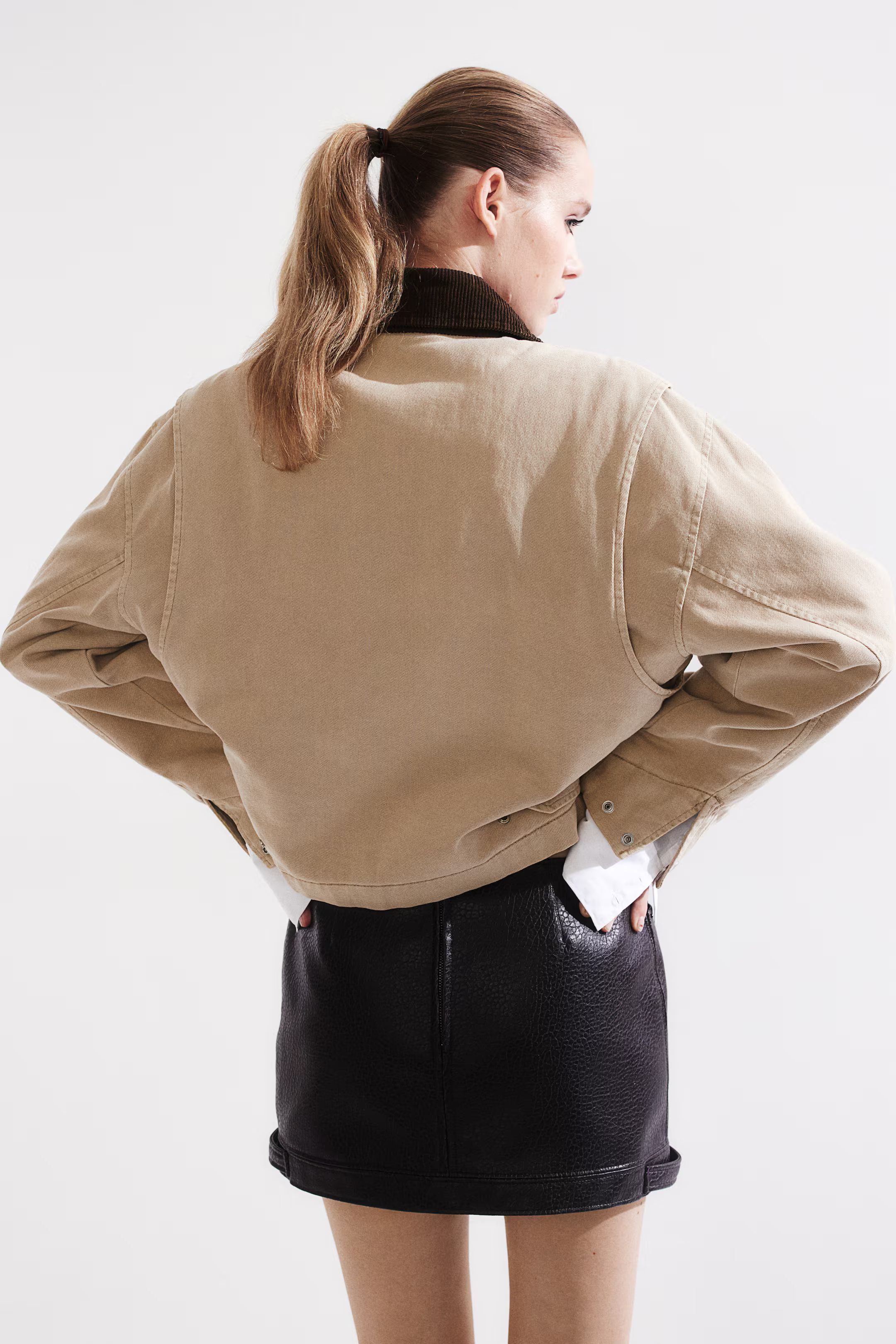 Corduroy-collar twill jacket - Long sleeve - Regular length - Light beige/Dark brown - Ladies | H... | H&M (UK, MY, IN, SG, PH, TW, HK)