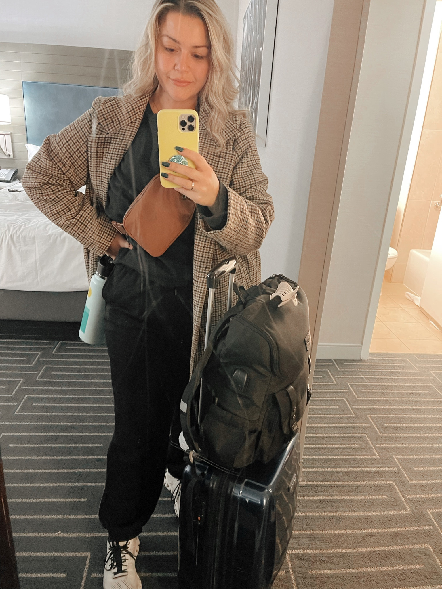 Winter airport fit ✈️ 

#airportoutfit #planefit #airportfit #traveloutfit #winterfit

#LTKcurves #LTKfit #LTKstyletip