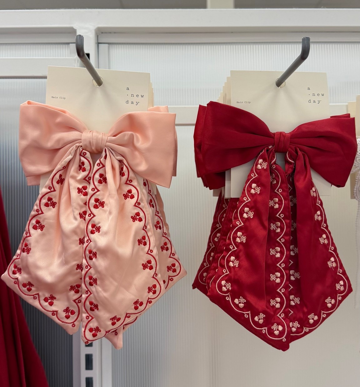 The cutest Valentine’s Day bows

#LTKBeauty #LTKootd #LTKValentine