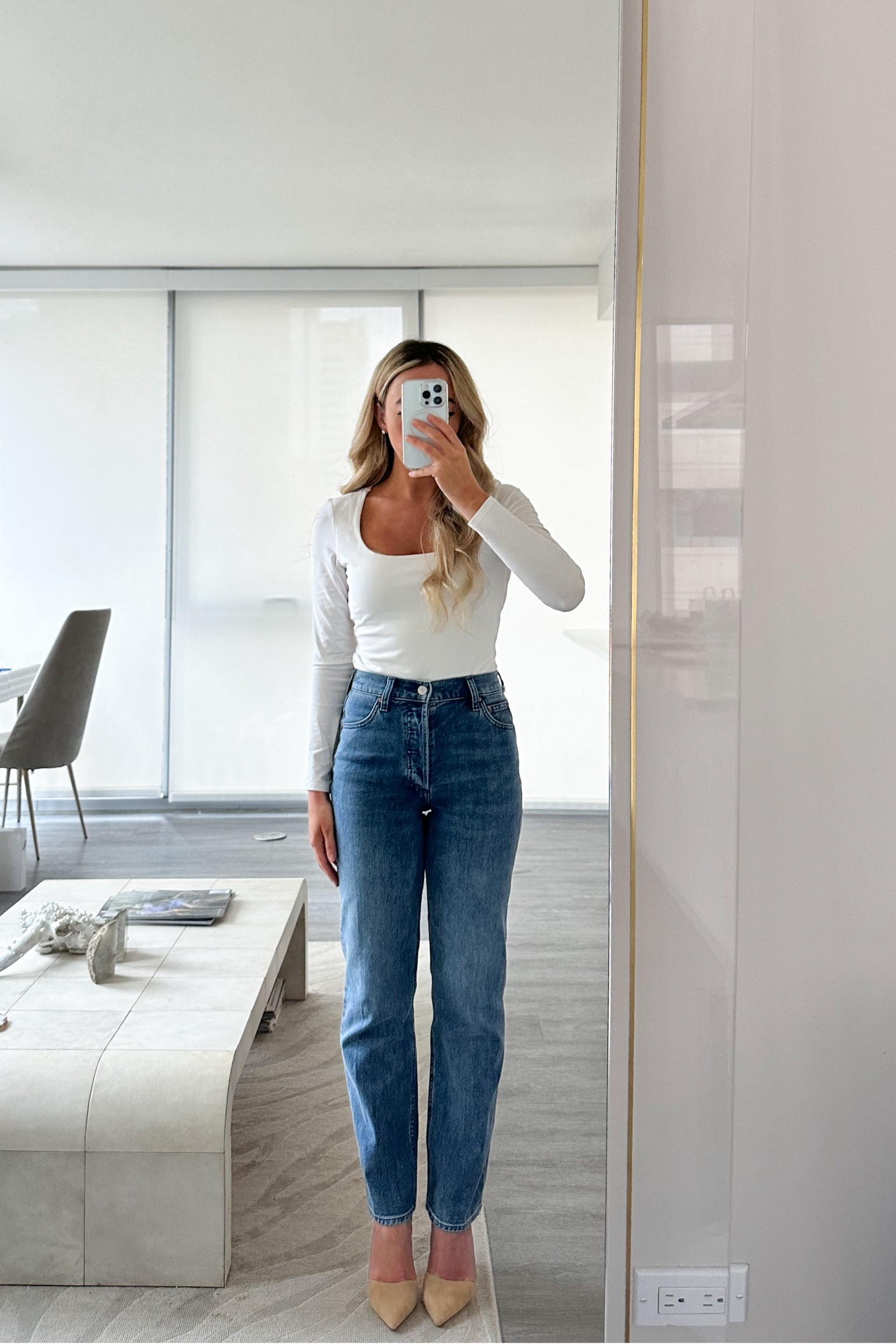 Aritzia Arlo High Rise Straight Jean - size 24 

#LTKworkwear #LTKSeasonal #LTKstyletip