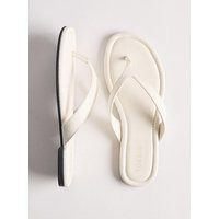Flip Flop (WW) in White | Torrid (US & Canada)