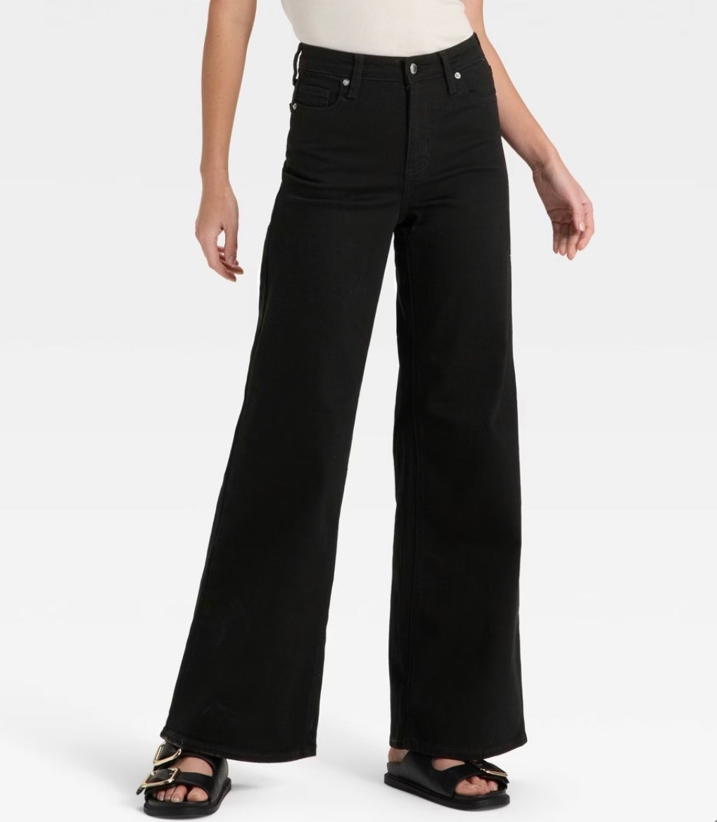 40% off jeans for the whole fam! ❤️‍🔥