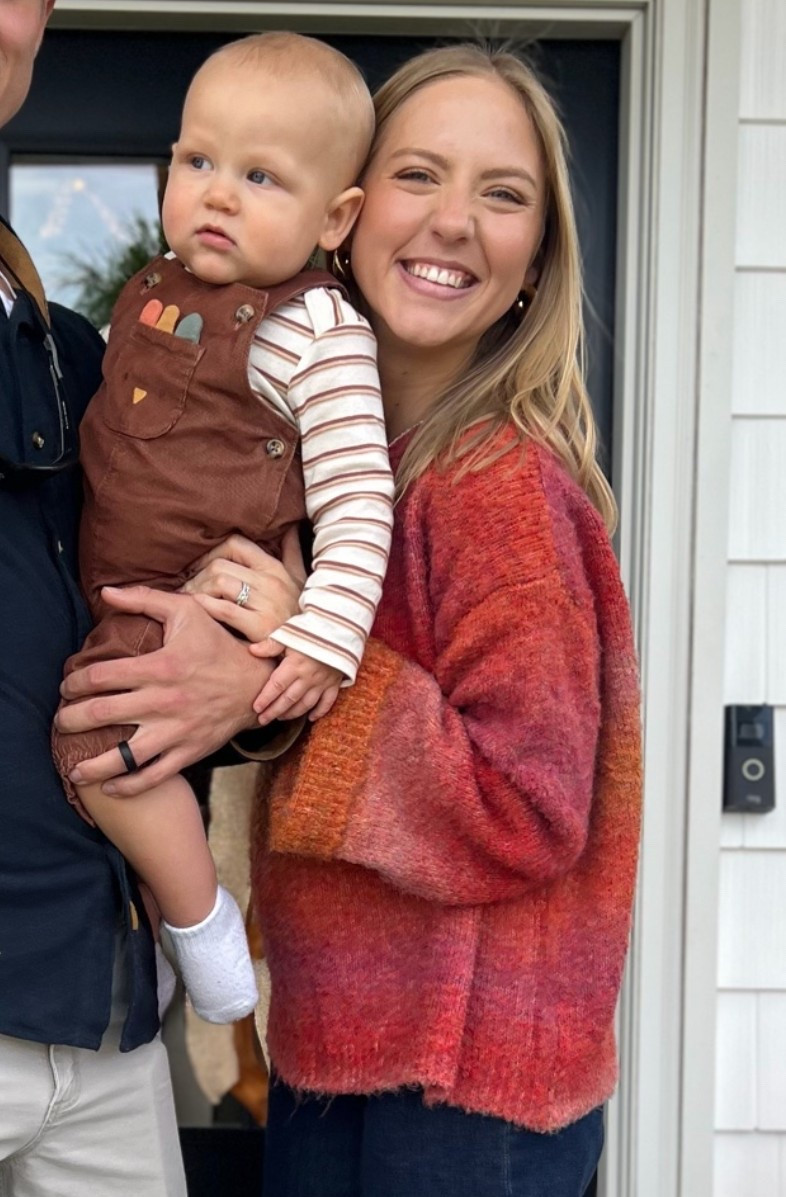 My favorite fall sweater ever! So soft and cozy! The color is PERFECT for thanksgiving or fall festival and so flattering. #thanksgivingoutfit 
Fall sweater 
Fall out fit ideas 
Mom fall outfit 
Sweater outfit ideas

#LTKmomlife #LTKSeasonal #LTKootd