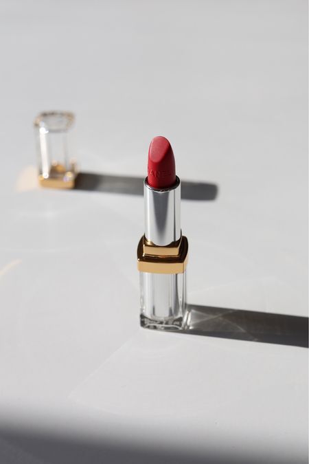 Object of desire 
My favorite lipstick: the 31 by Chanel.
The packaging is stunning, inspired by the art deco stairs in the apartment of Gabriel Chanel 31 rue Cambon in Paris. It is also refillable and the formula is super hydrating