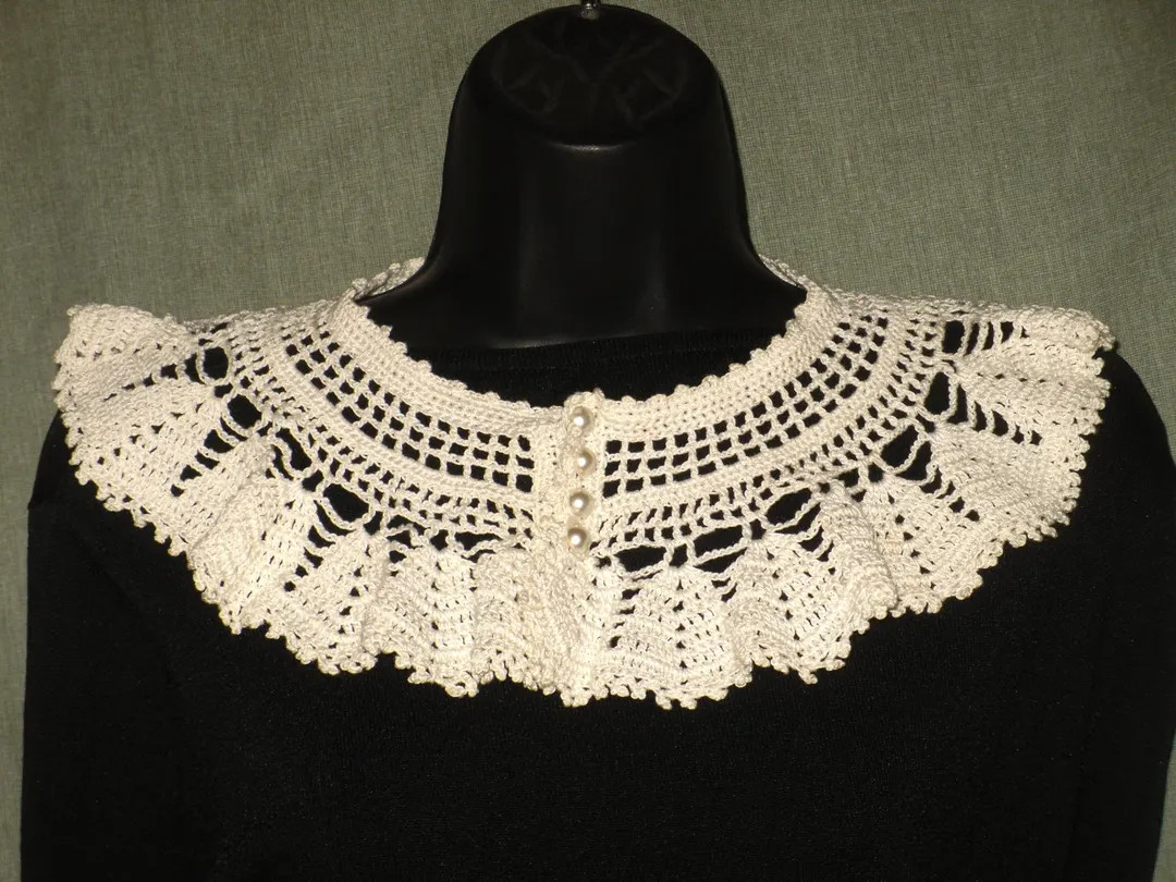 Crochet Collar Off White with Pearl Buttons Vintage | Etsy (US)