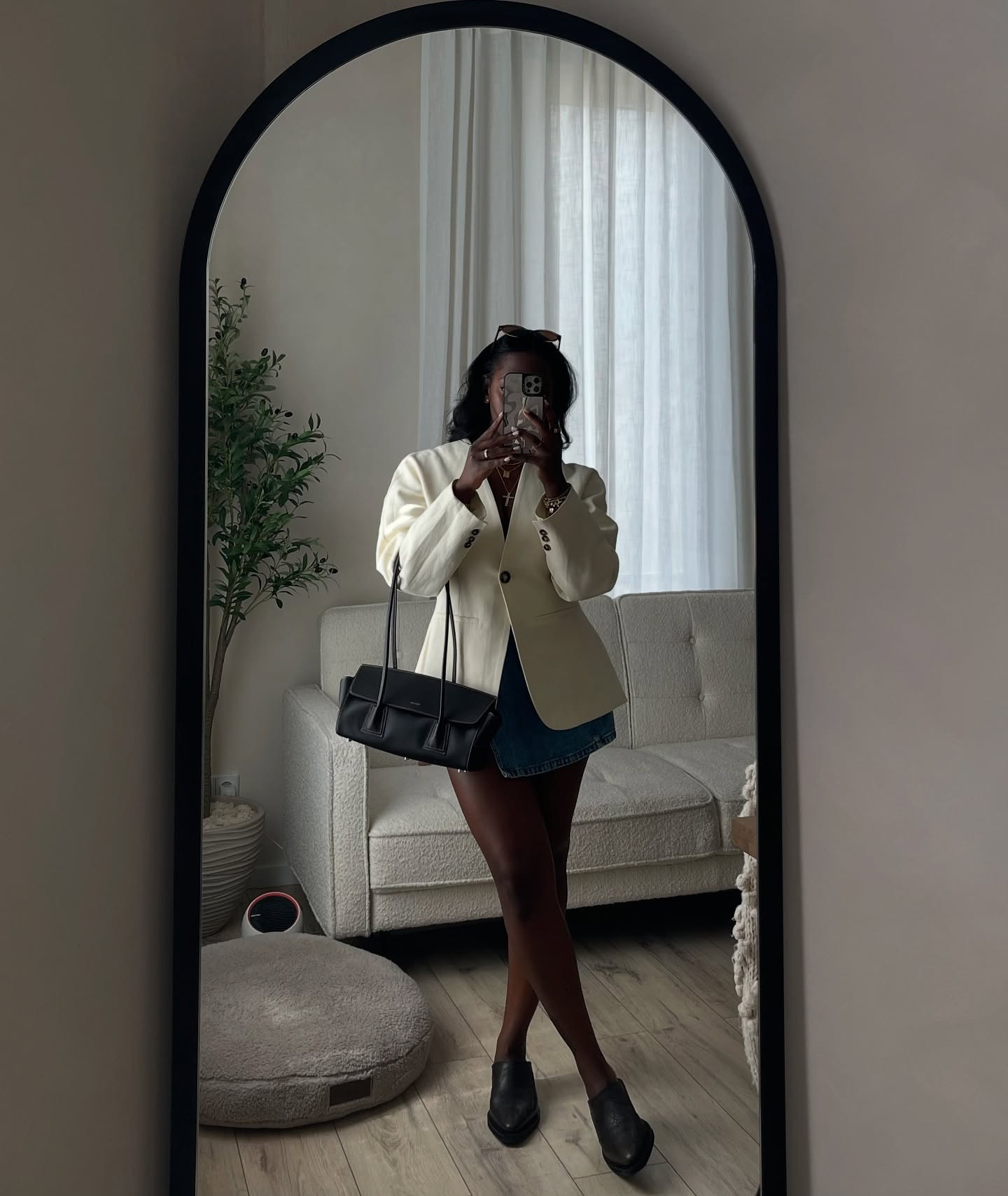 date outfit with my BFF ♾️👩🏾‍🤝‍👨🏼
swipe left <<
-
-
#launchevent #berlin #summerinberlin #viu #ootd #ootdgermany #ootdfashion #sido