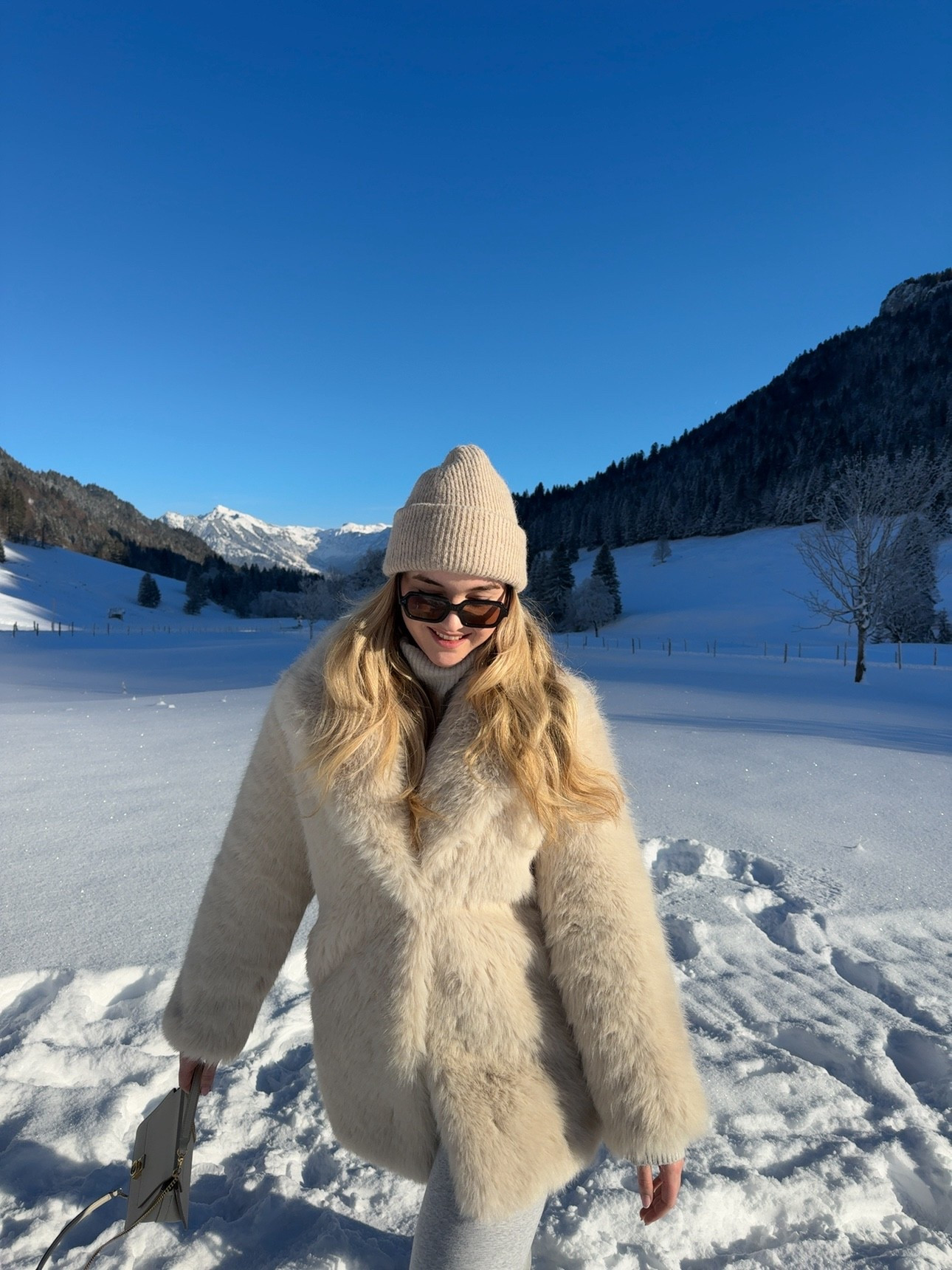 Snow Princess in my faux fur coat ❄️ effortlessly chic style

#LTKdeutschland #LTKeurope #LTKstyletip